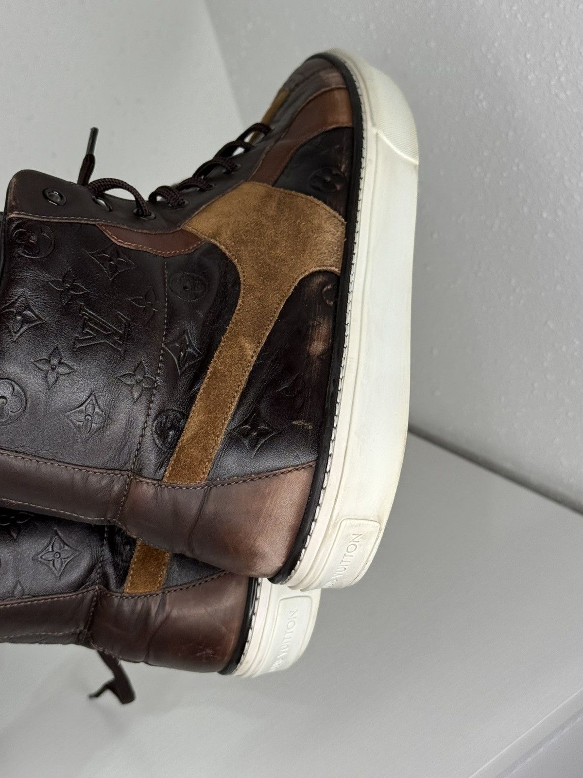 Louis Vuitton Louis Vuitton LV Monogram High Top Leather Sneakers Size US 9.5 / EU 42-43 - 10 Thumbnail