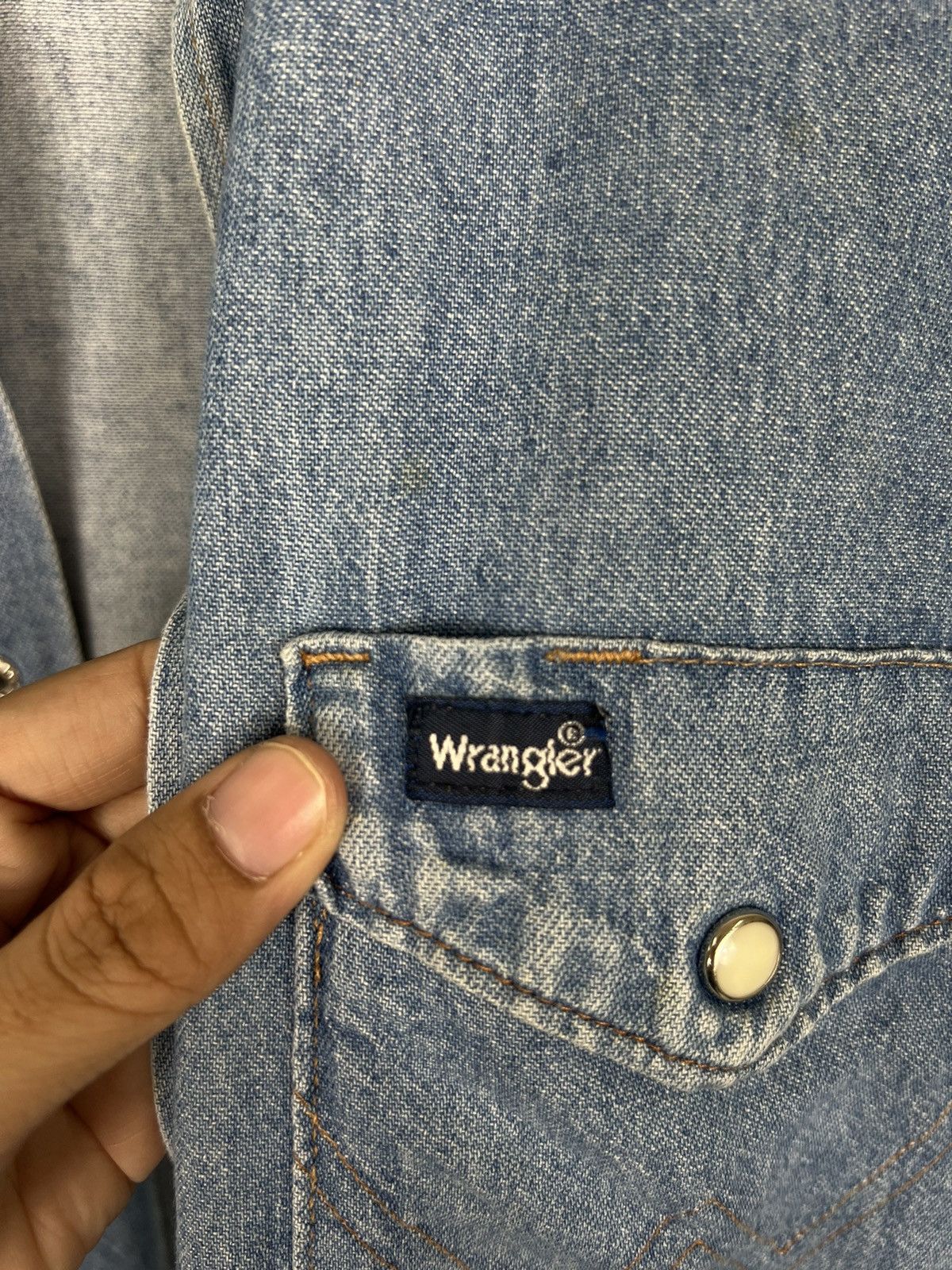 Vintage × Wrangler 🔥 VINTAGE WRANGLER CAMBREY SNAP BUTTON SHIRT MADE IN USA Size US L / EU 52-54 / 3 - 16 Thumbnail
