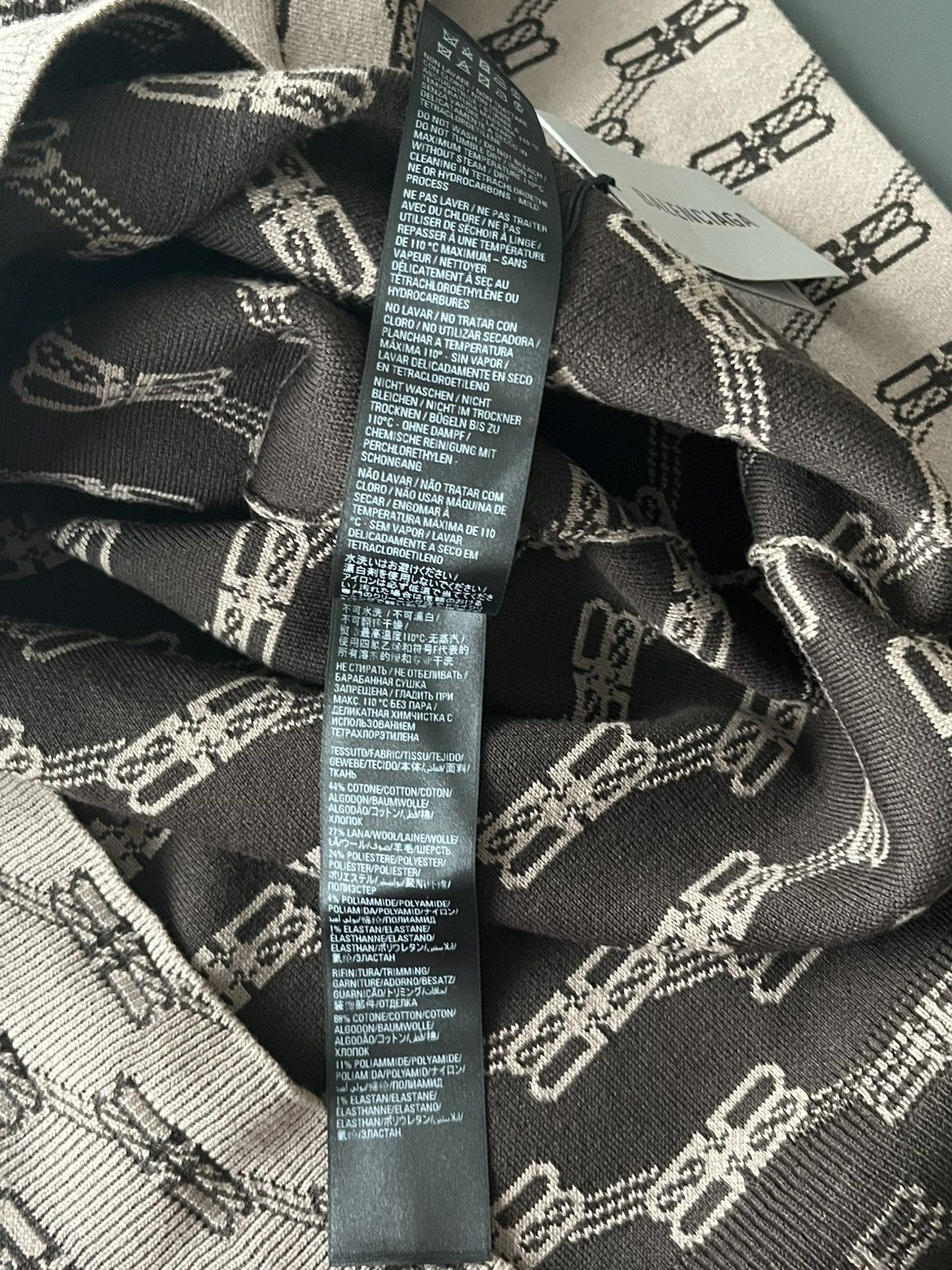 Balenciaga Runway Brand New Rare Balenciaga BB Monogram Sweater Size US L / EU 52-54 / 3 - 19 Thumbnail