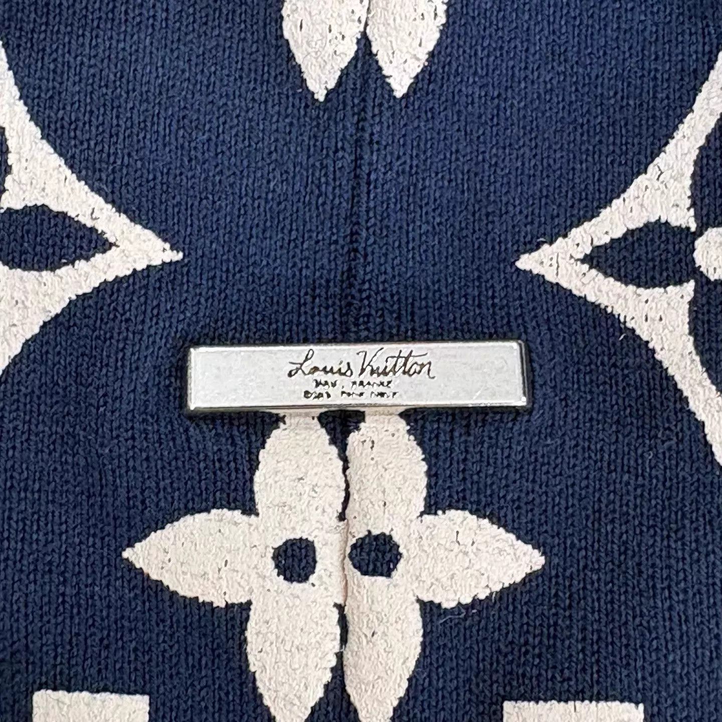 Louis Vuitton LV blue gradient logo short tee S new Size US S / EU 44-46 / 1 - 7 Thumbnail