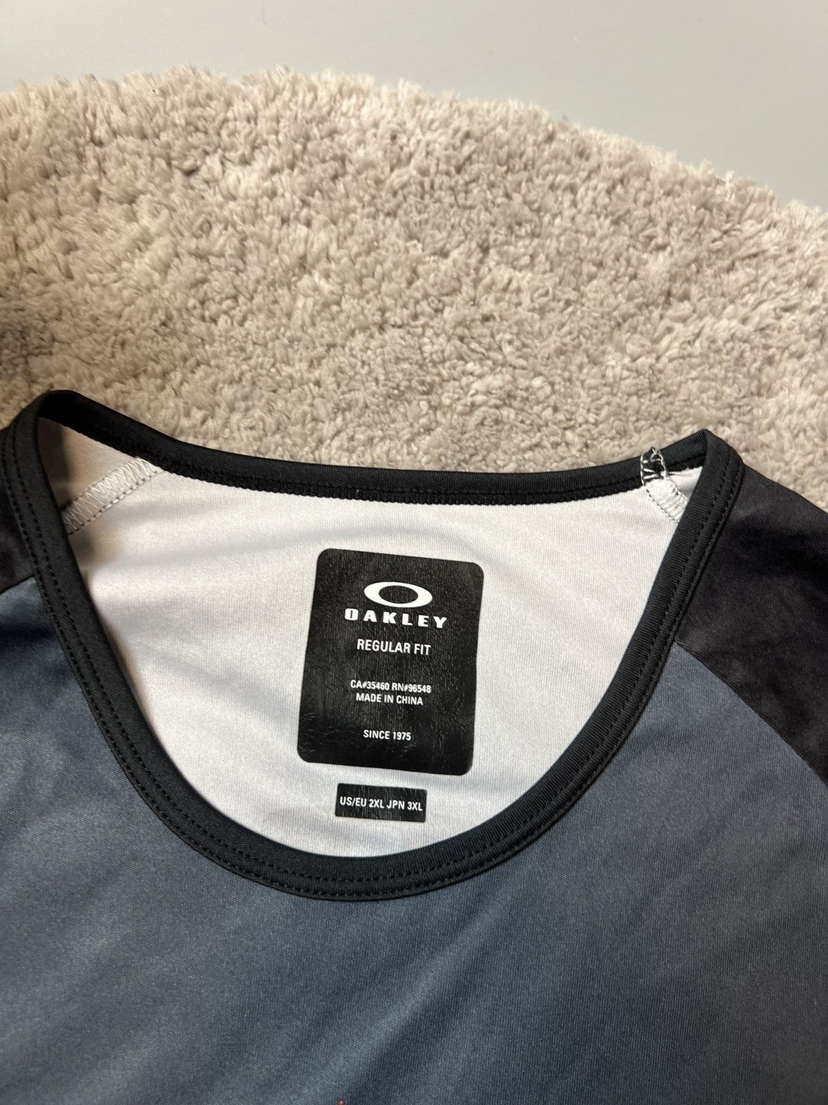 Oakley × Vintage Vintage Oakley T-Shirt Centre Logo Size US XXL / EU 58 / 5 - 5 Thumbnail