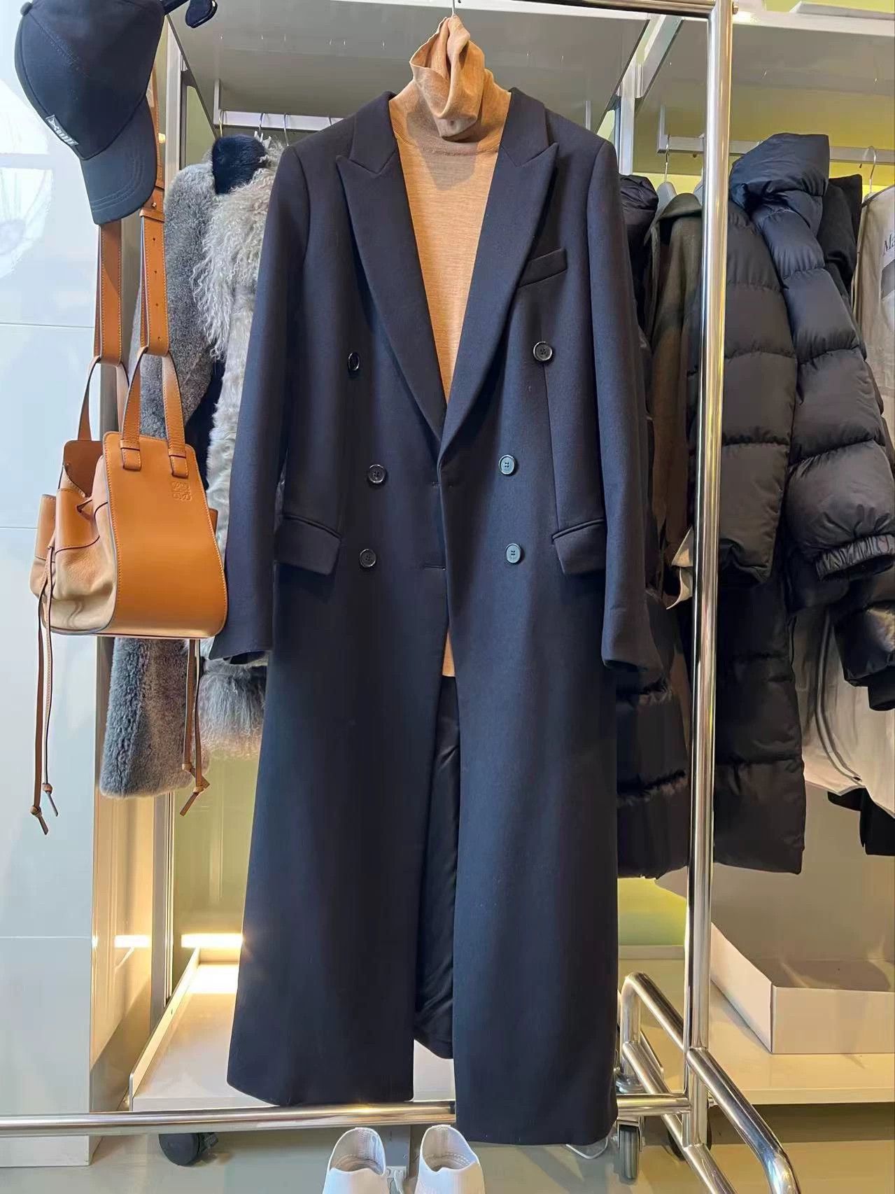Celine Celine Runway Women's Overcoat 38 Unworn Size XS / US 0-2 / IT 36-38 - 2 Thumbnail