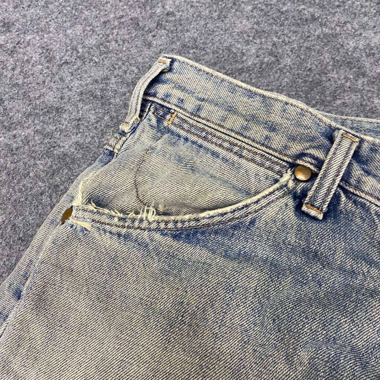 Vintage Vintage Wrangler Buckle Back Selvegde Distressed Denim Size US 31 - 13 Thumbnail