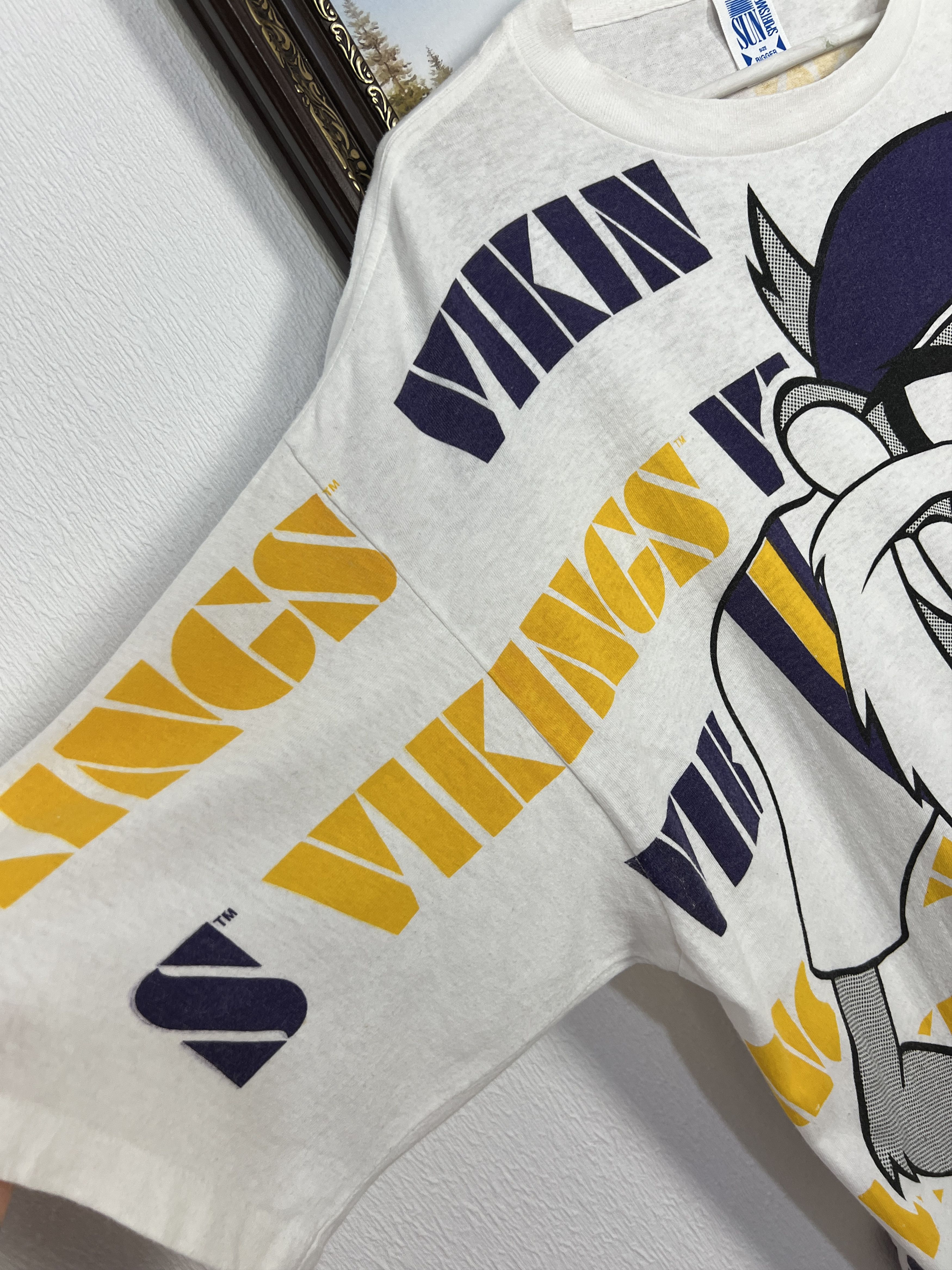 Vintage Vintage RARE Minnesota Vikings Taz All Over Print NFL Shirt Size US XXL / EU 58 / 5 - 7 Thumbnail