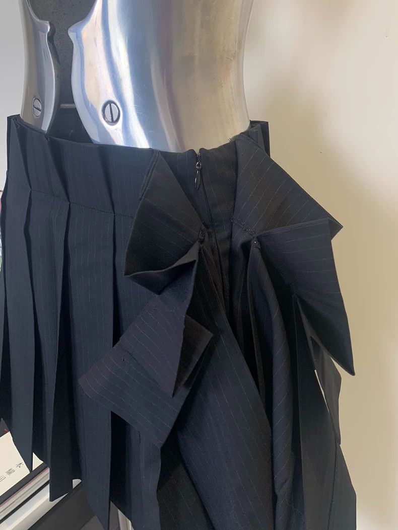 Vivienne Westwood Vivienne Westwood size2 Black striped pleated skirt Size 25" / US 0 / IT 36 - 4 Thumbnail