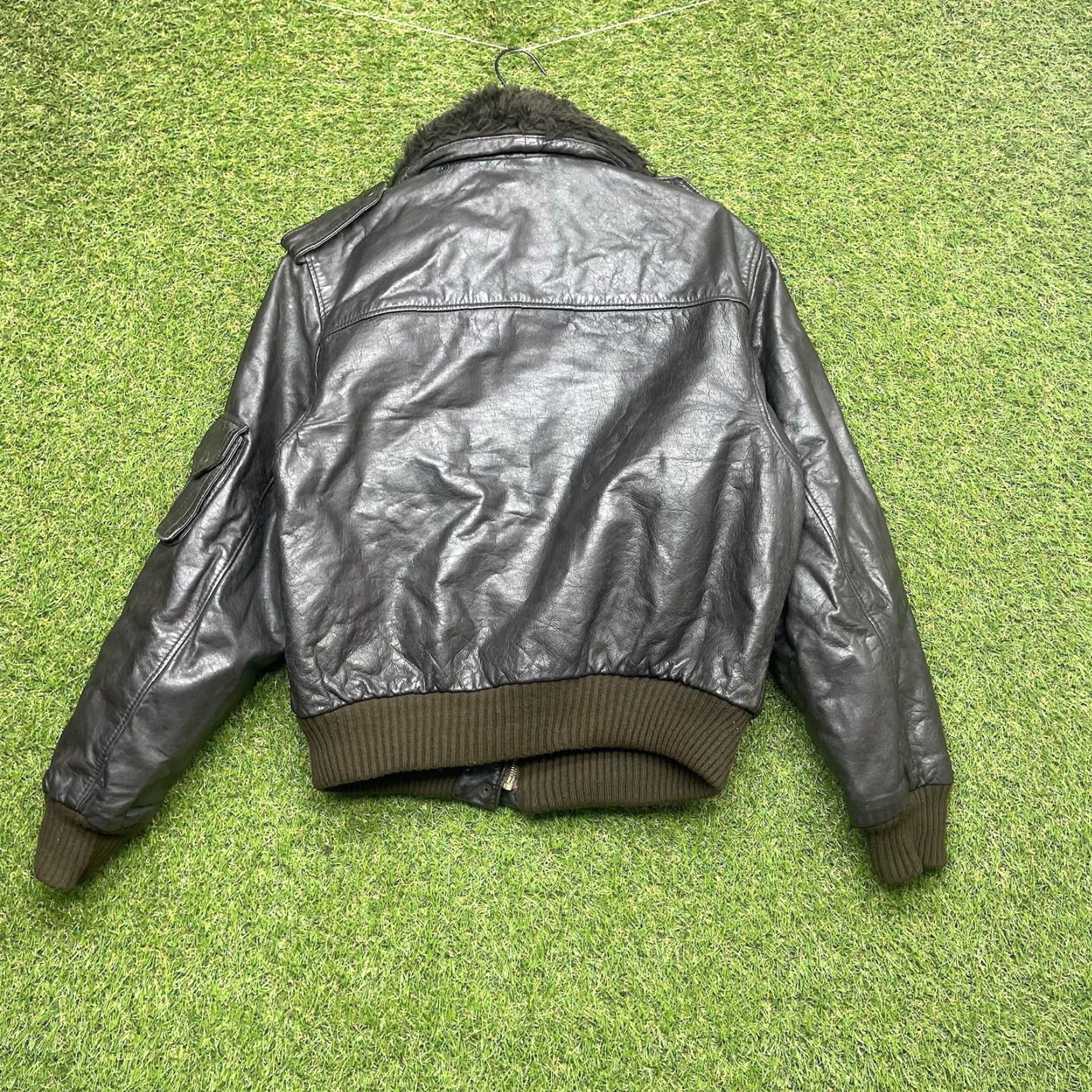 Vintage VINTAGE American Express Leather Flight Jacket Womens 14 A-2 Bomber Black Fur Size XL / US 12-14 / IT 48-50 - 2 Thumbnail