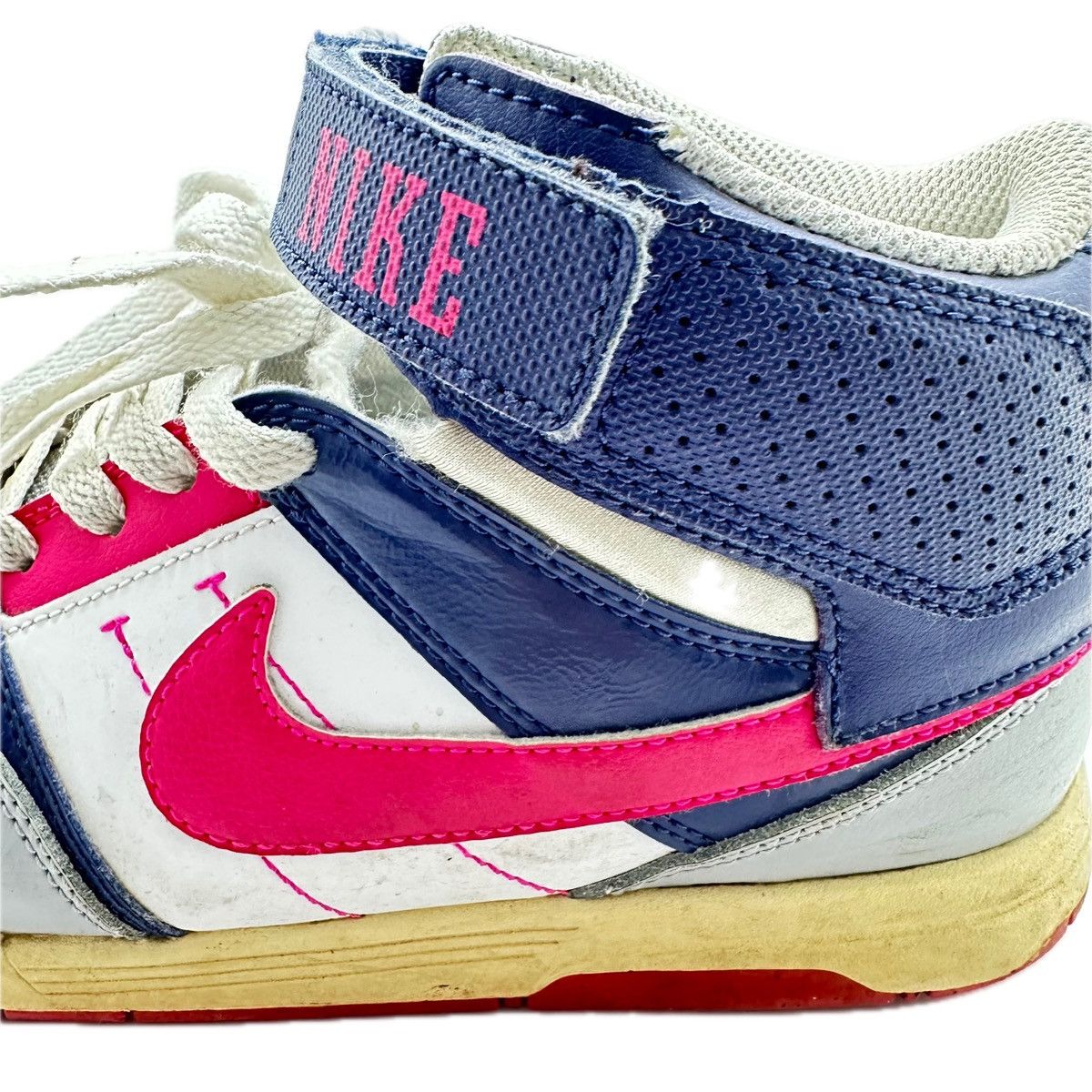 Nike Nike SB Morgan Shoes Youth 6Y Pink White Lace Up Velcro Shoe Size US 6 / IT 36 - 11 Thumbnail