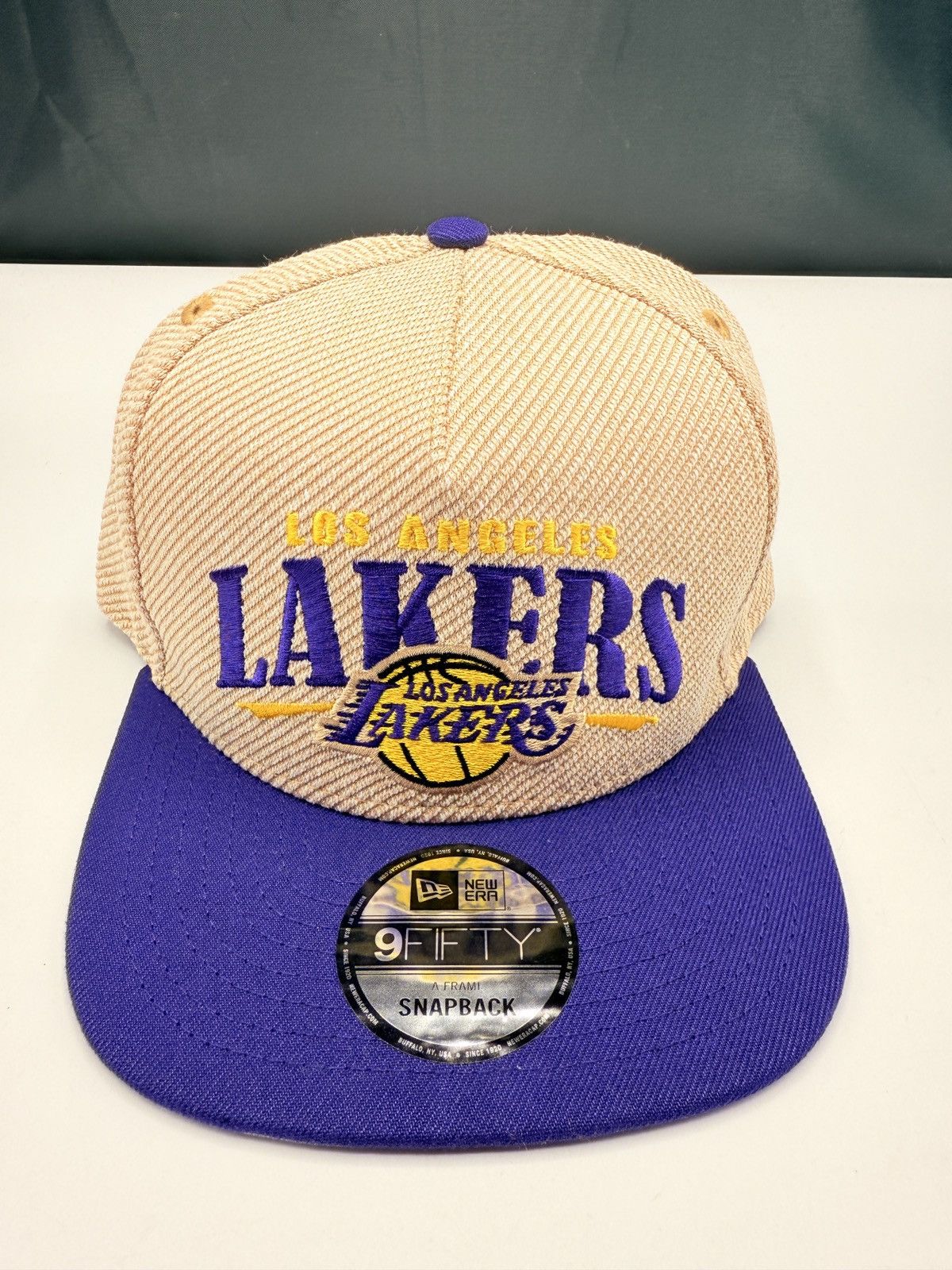 New Era Los Angeles Lakers Hat Men Tan/Purple Corduroy 9Fifty Size ONE SIZE - 2 Thumbnail
