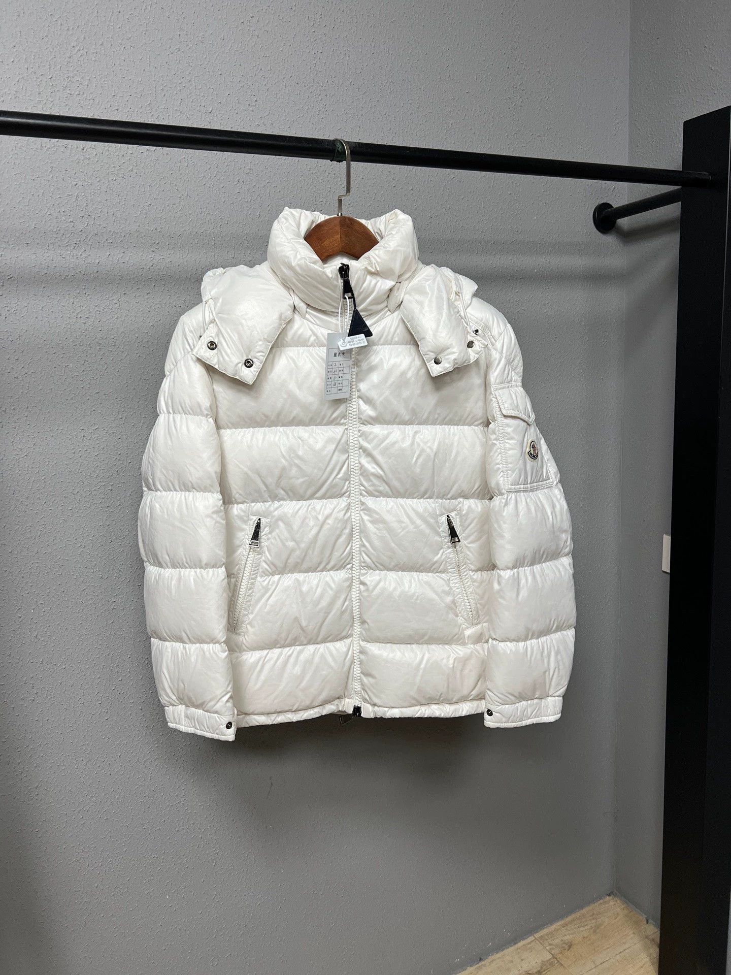 Moncler Moncler Maire White Down Jacket Size M / US 6-8 / IT 42-44 - 1 Thumbnail
