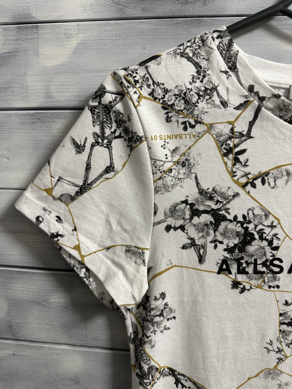 Allsaints Rare Luxury T-Shirt AllSaints 01.11-94 Flowers Skull Logo Size S / US 4 / IT 40 - 2 Thumbnail