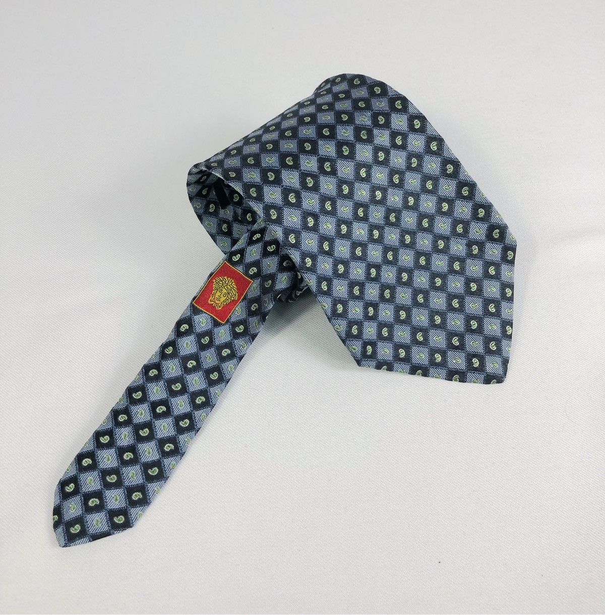 Versace Rare Versace Medusa Paisley Silk Tie Made in Italy Size ONE SIZE - 9 Thumbnail