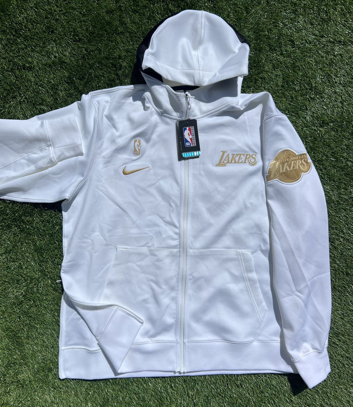 Nike LOS ANGELES LAKERS SHOWTIME "TROPHY RING BANNER" SIZE XL Size US XL / EU 56 / 4 - 16 Thumbnail