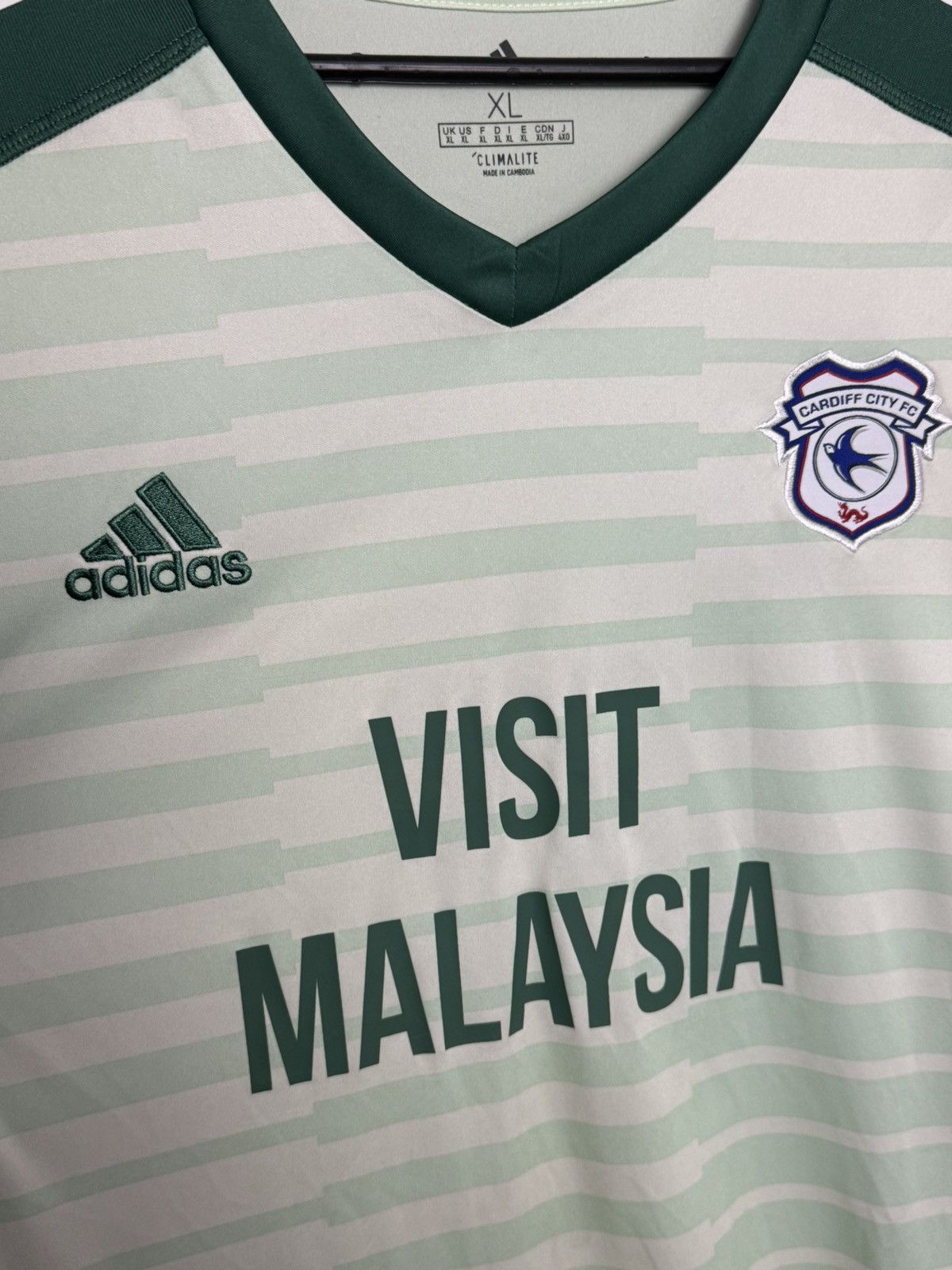 Adidas Cardiff City 18/19 Goalkeeper Football Long Sleeve Jersey Size US XL / EU 56 / 4 - 3 Thumbnail