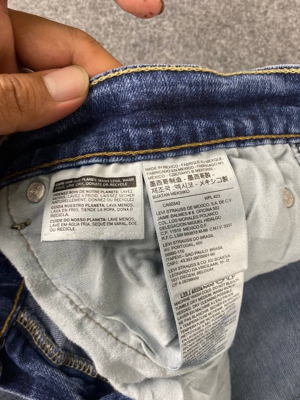 Levi's levis 505 relaxed fit distressed denim nice design Size US 40 / EU 56 - 15 Thumbnail