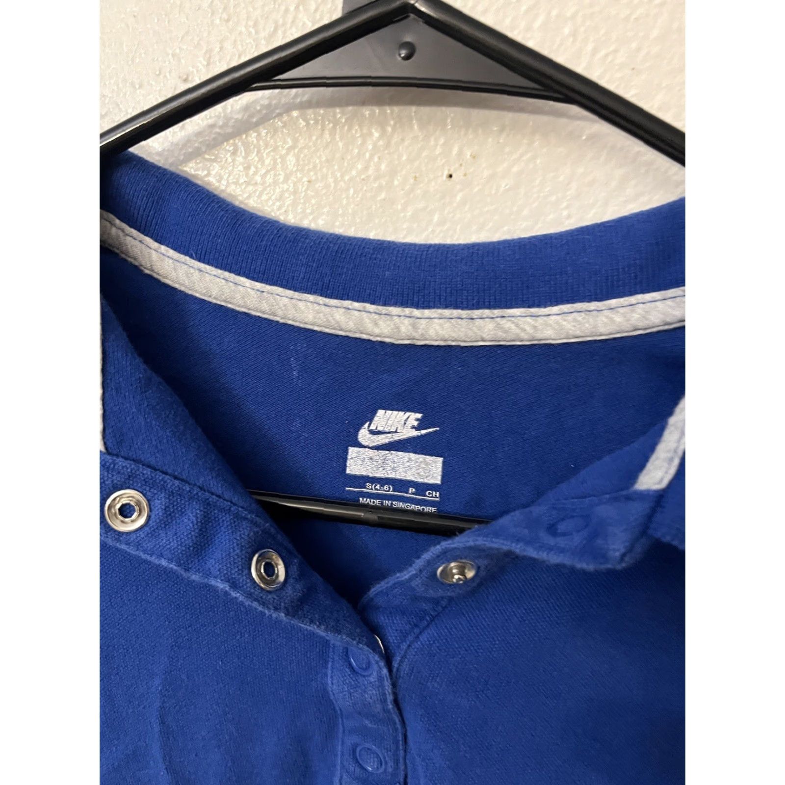Nike Nike Fit Dry Shirt Womens Size S Short Sleeve Polo Golf Blue Snap Size S / US 4 / IT 40 - 2 Thumbnail