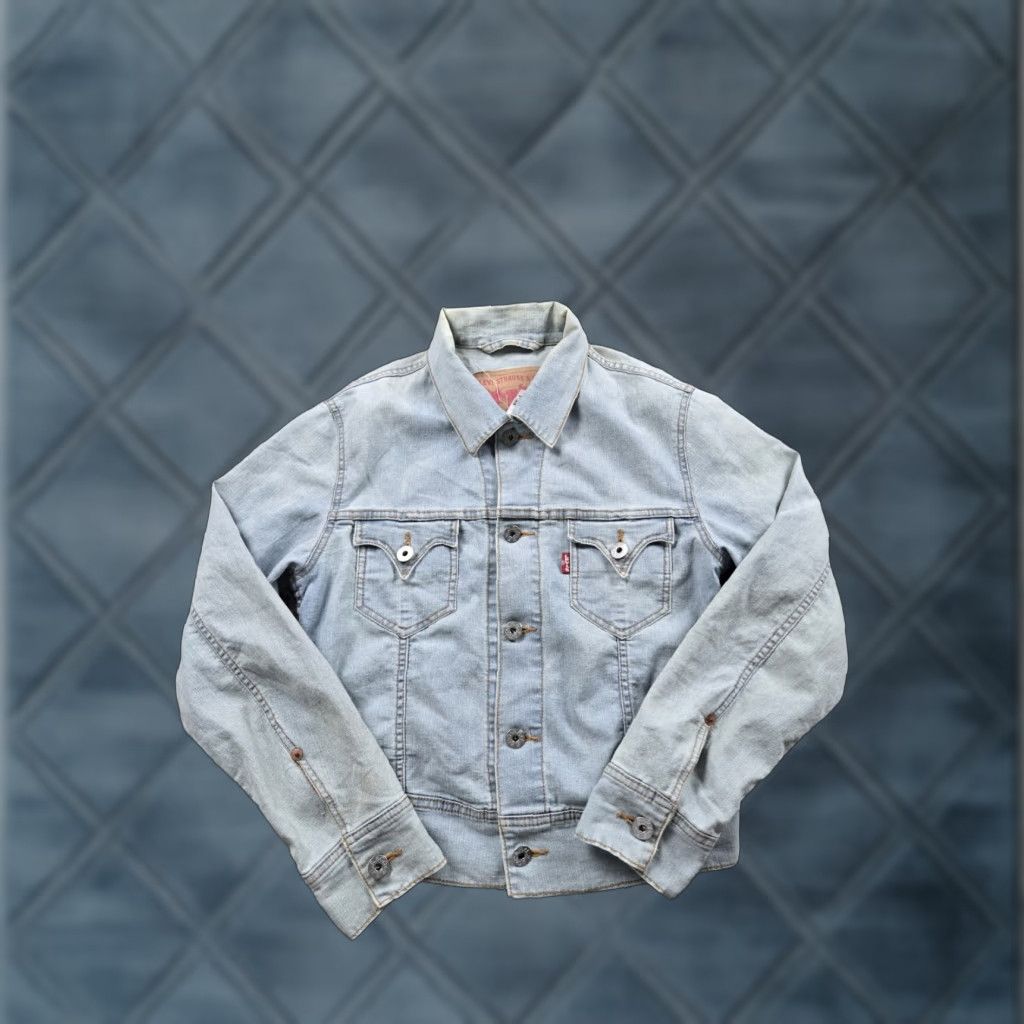 Levi's VINTAGE Levi’s Jacket Denim Blue Light Wash Medium Womens Regular Short Jacket Size M / US 6-8 / IT 42-44 - 1 Thumbnail