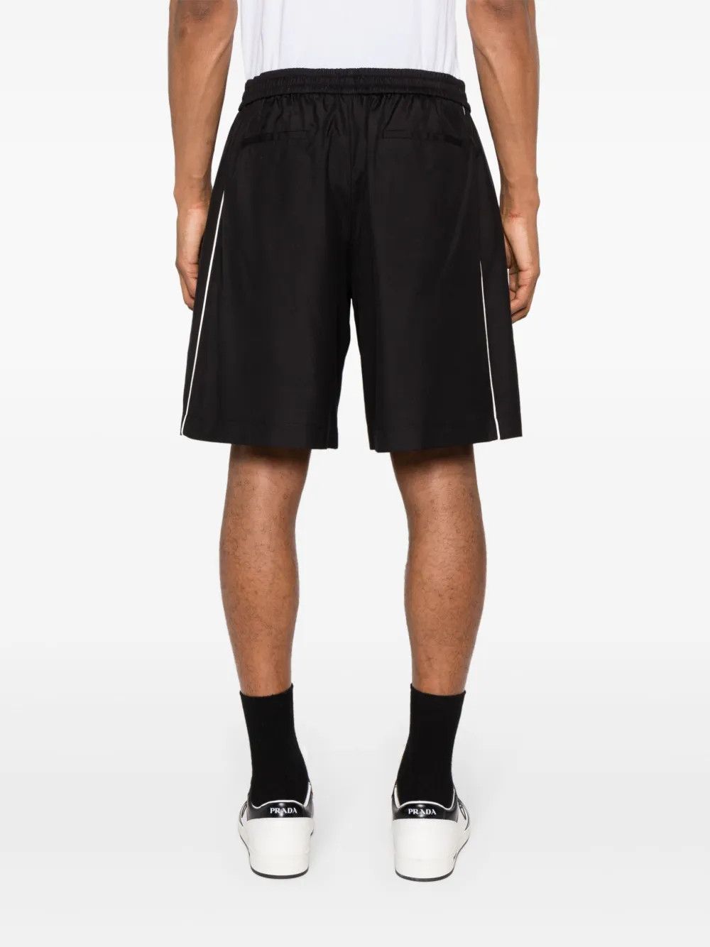 Valentino o1y0525 Short in Black Size US 32 / EU 48 - 4 Thumbnail