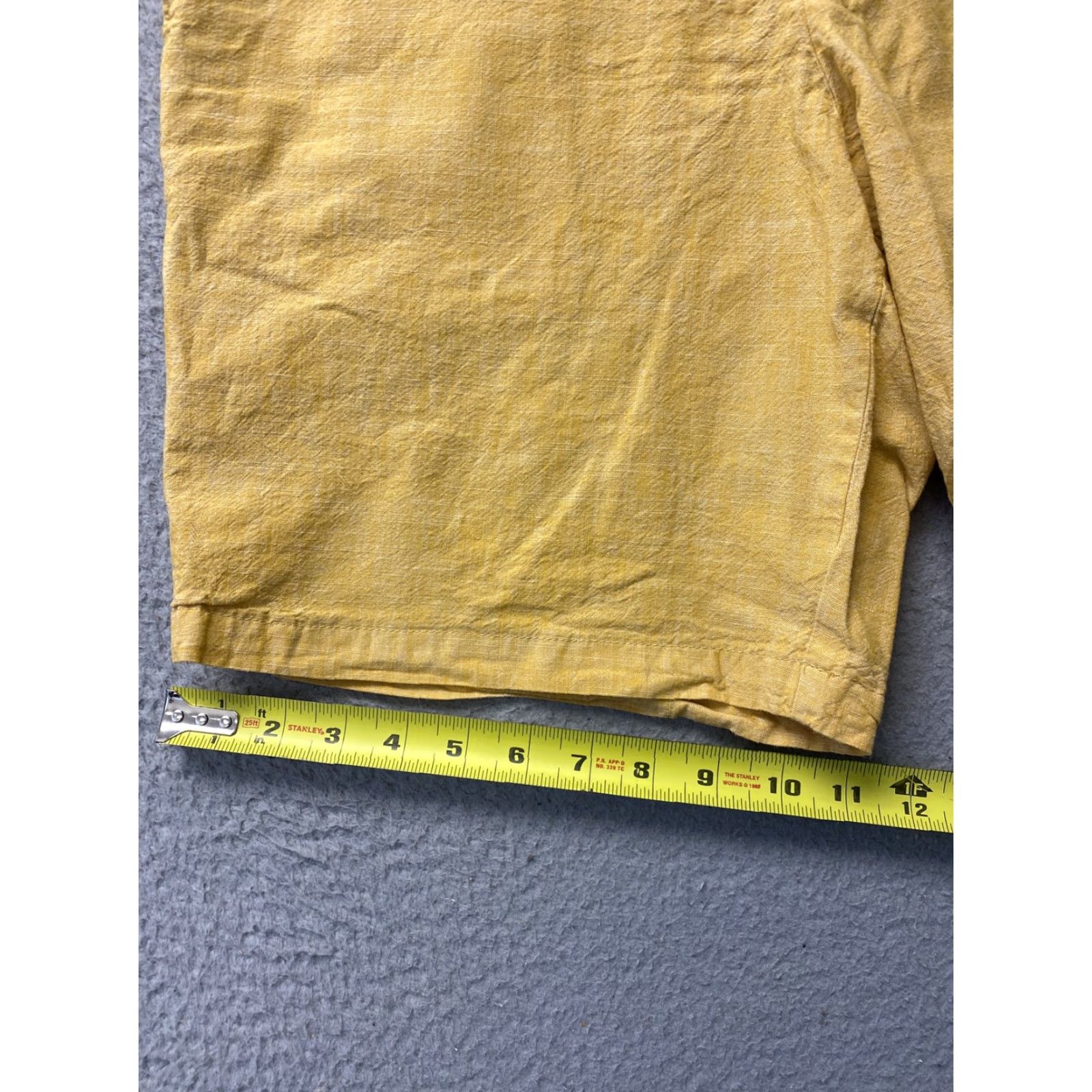 Banana Republic Banana Republic Shorts Men Size 35 Yellow Flat Front Chino Casual Golf Tennis /63-41 Size US 35 - 7 Thumbnail