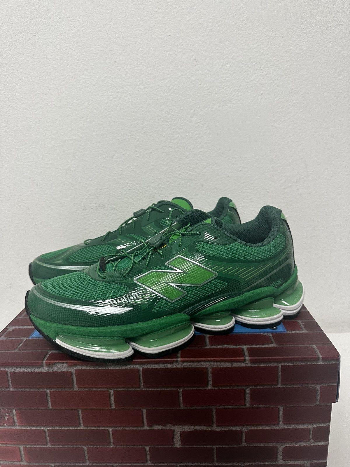 New Balance New Balance Abzorb 2000 x Aminé “Biblioteca” Size US 9 / EU 42 - 1 Thumbnail