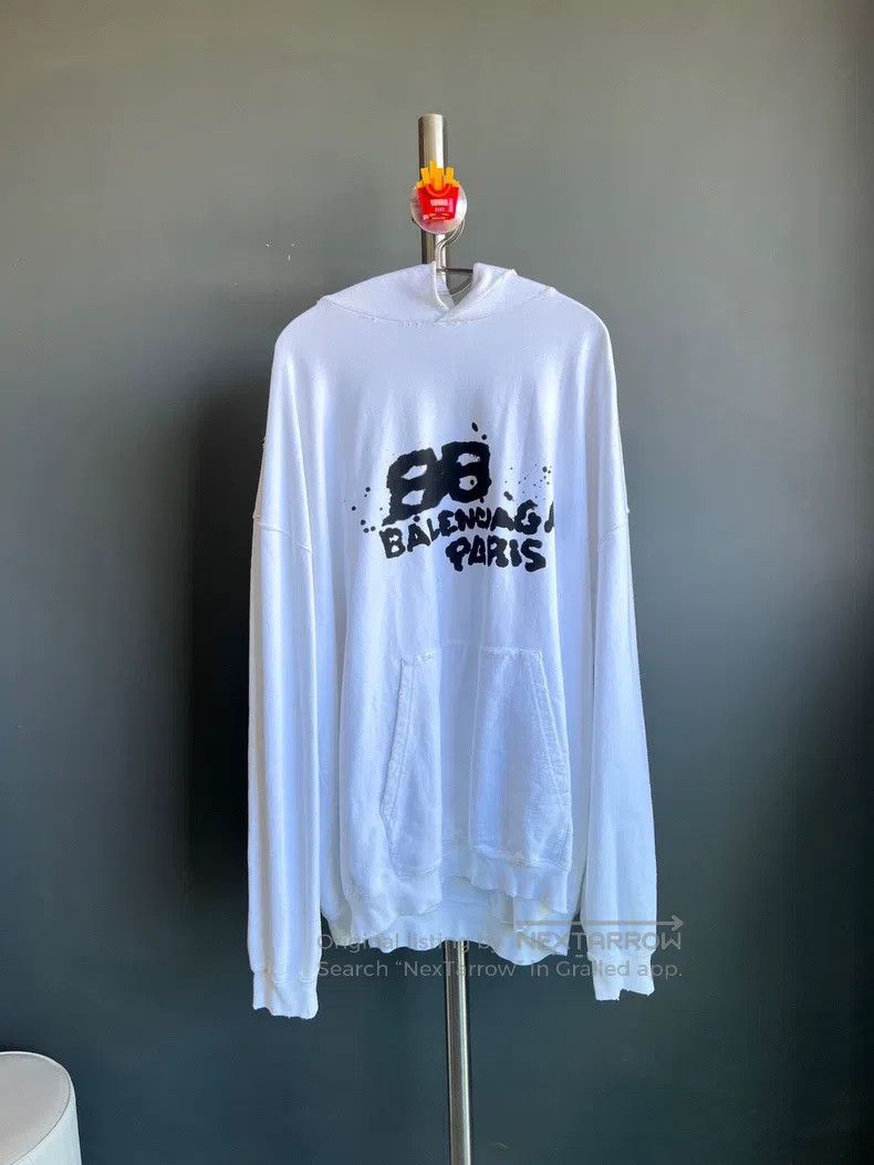 Balenciaga Balenciaga Splattered Graffiti Hoodie White Size US S / EU 44-46 / 1 - 2 Thumbnail