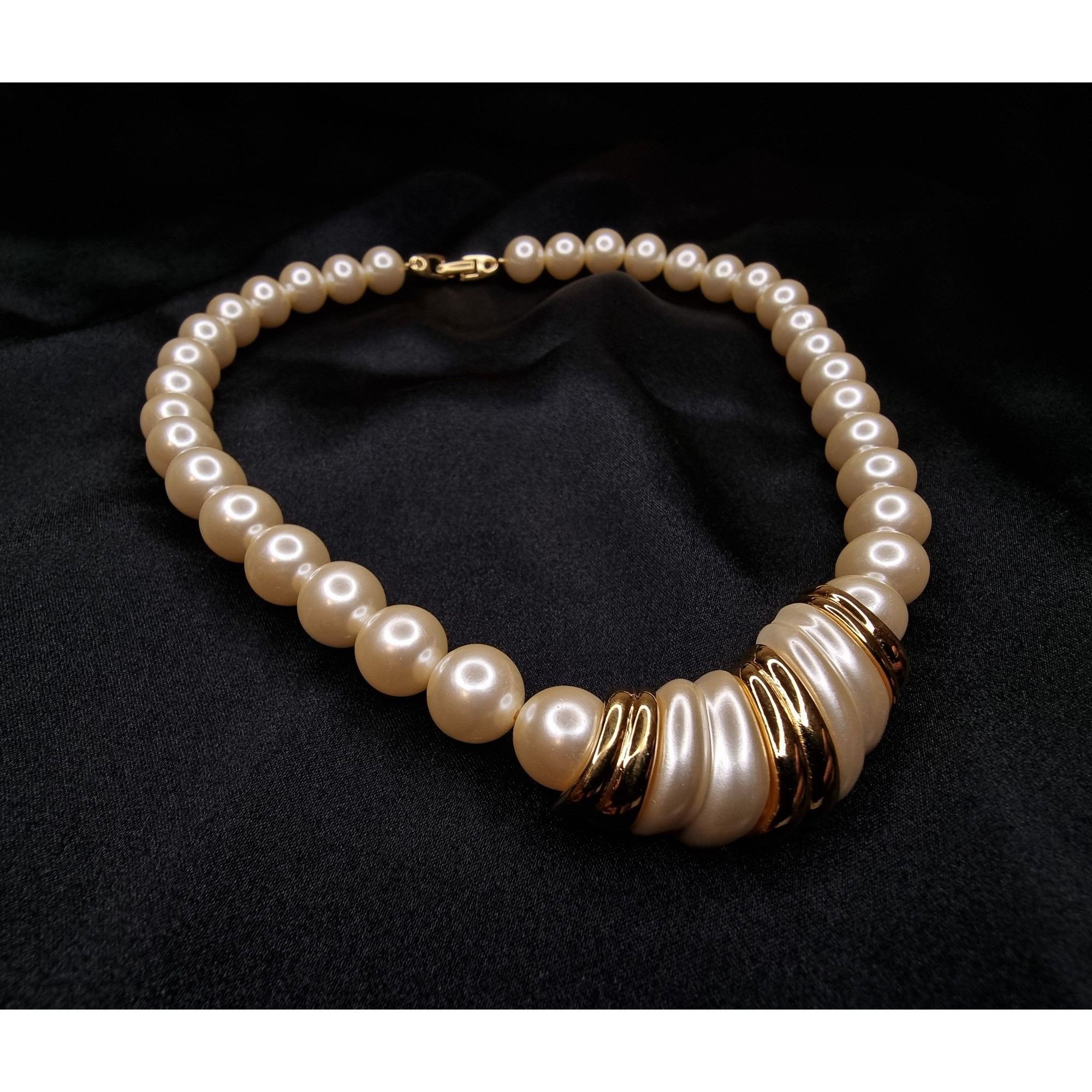Vintage Vintage Napier Gold-Tone & Faux Pearl Necklace With Twist Ac Size ONE SIZE - 3 Thumbnail