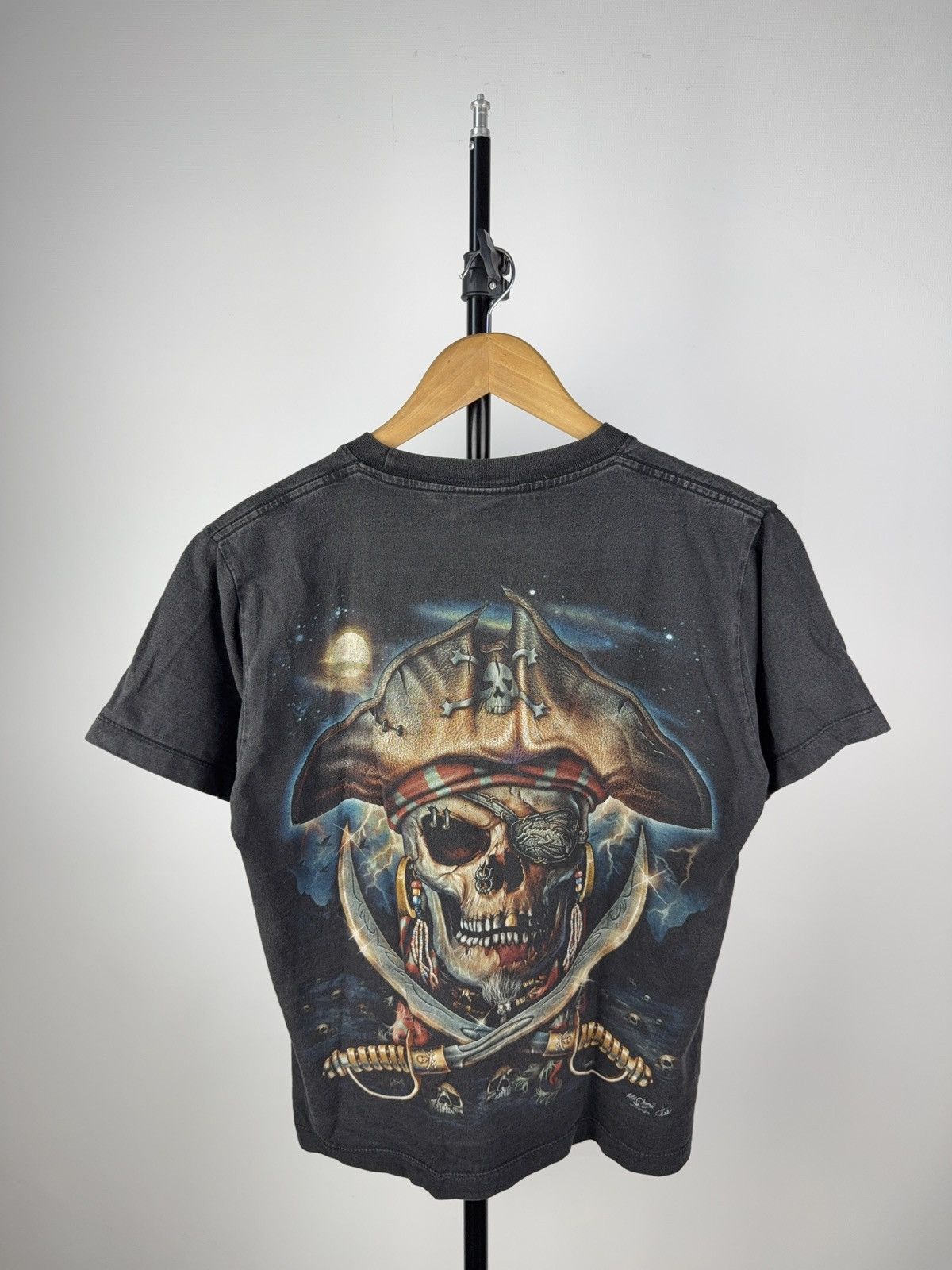 Vintage Vintage Pirate Skull Graphic Tee Y2K Rock Biker T-Shirt Size US S / EU 44-46 / 1 - 6 Thumbnail