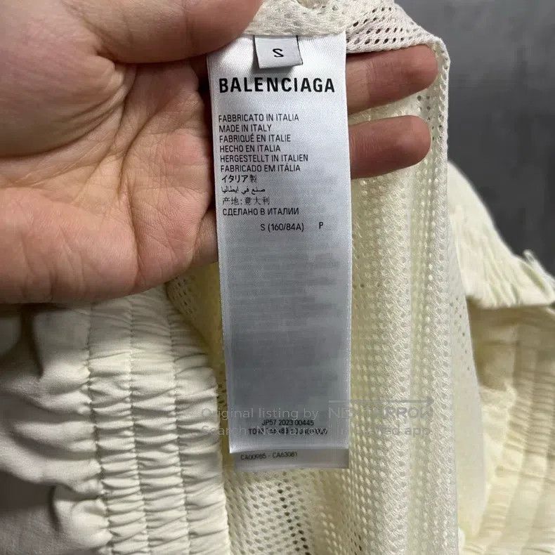 Balenciaga Balenciaga Logo lettering print color block sun protection Size US S / EU 44-46 / 1 - 4 Thumbnail