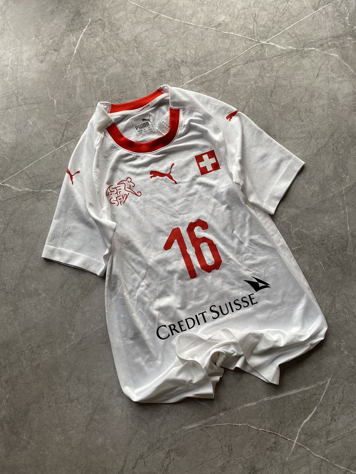 Puma Puma Switzerland Team 2018/19 #16 WUEST Away Soccer Jersey Size US M / EU 48-50 / 2 - 1 Thumbnail