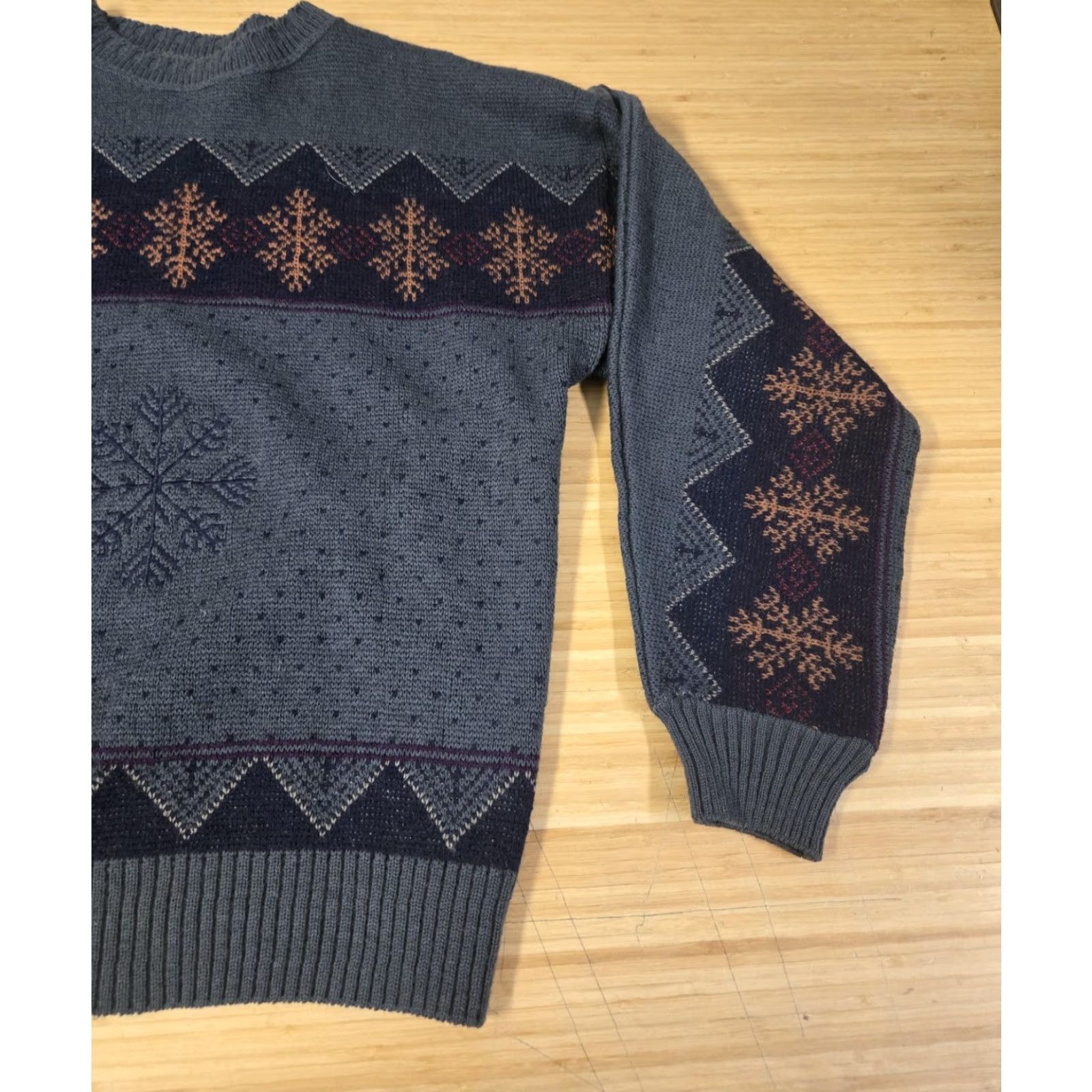 Pendleton VINTAGE Pendleton Sweater Mens XL Gray Wool Snowflake Fair Isle Knit 90s Size US XL / EU 56 / 4 - 2 Thumbnail
