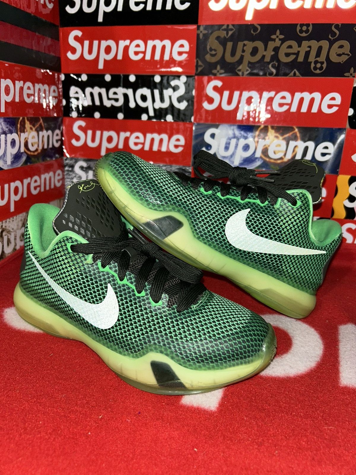 Nike Nike Kobe 10 Vino GS 726067-333 size 3.5y VNDS Size US 5 / EU 37 - 2 Thumbnail