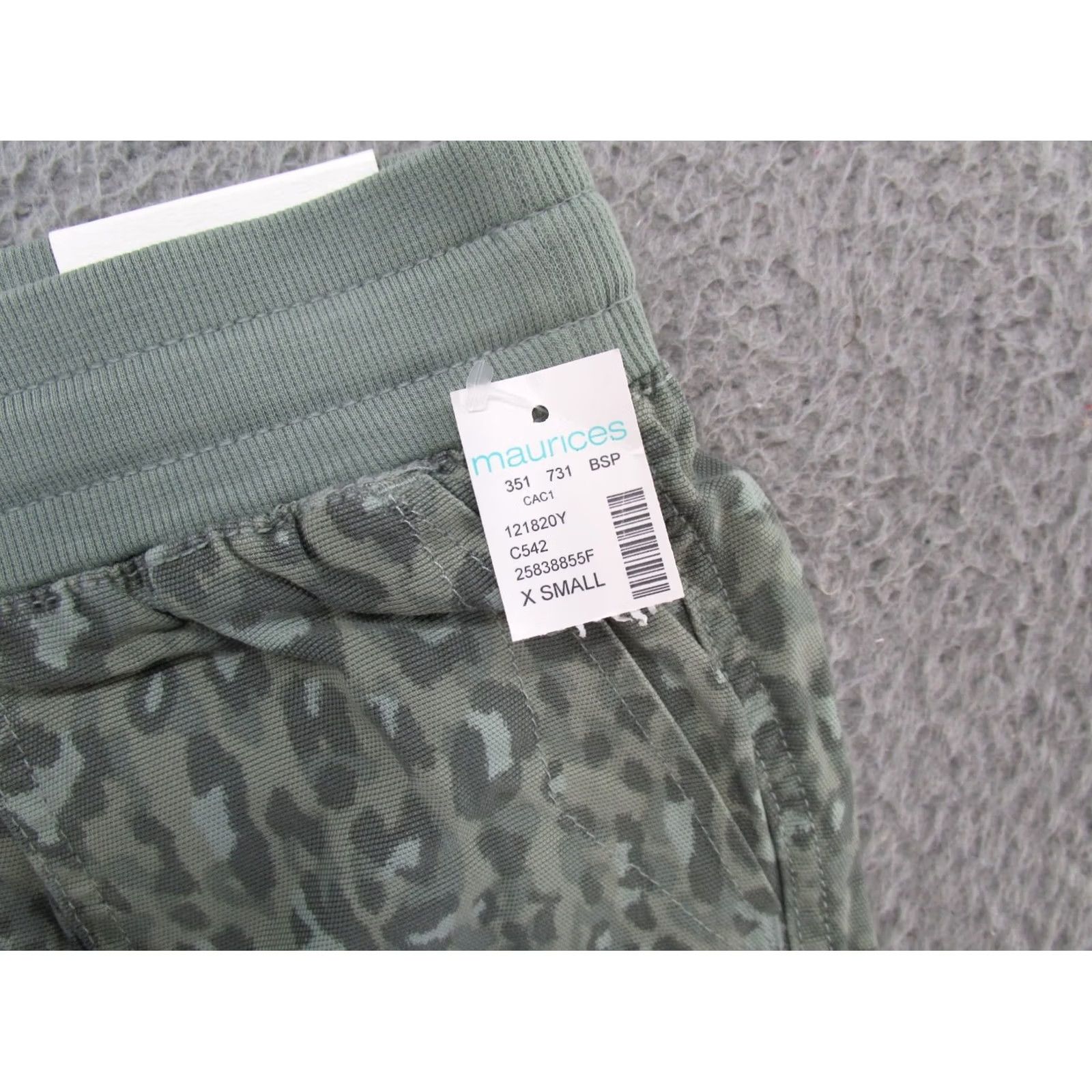 Vintage Maurice's Leopard Print Green Short Shorts XS Elastic Drawstring Waist Women's Size 26" / US 2 / IT 38 - 2 Thumbnail