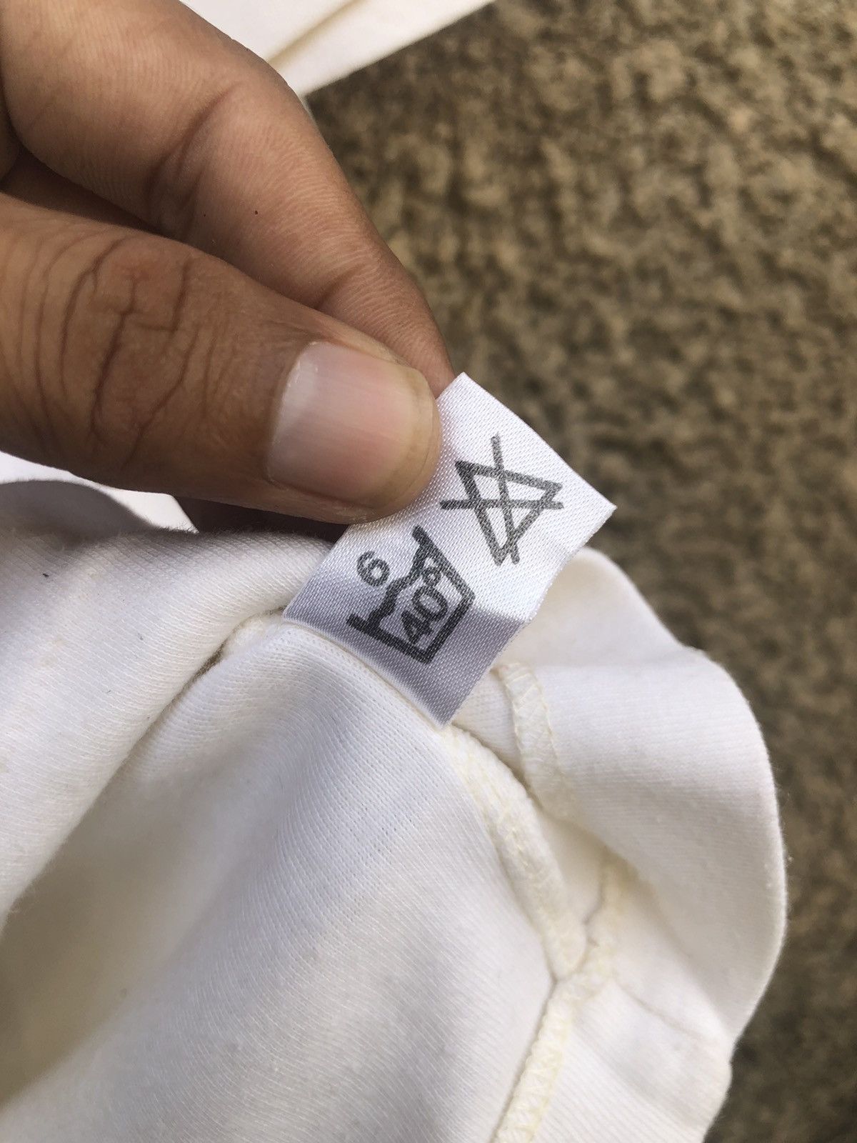 Burberry × Vintage Vintage Burberrys Flora SpellOut Tshirt Size US L / EU 52-54 / 3 - 4 Thumbnail