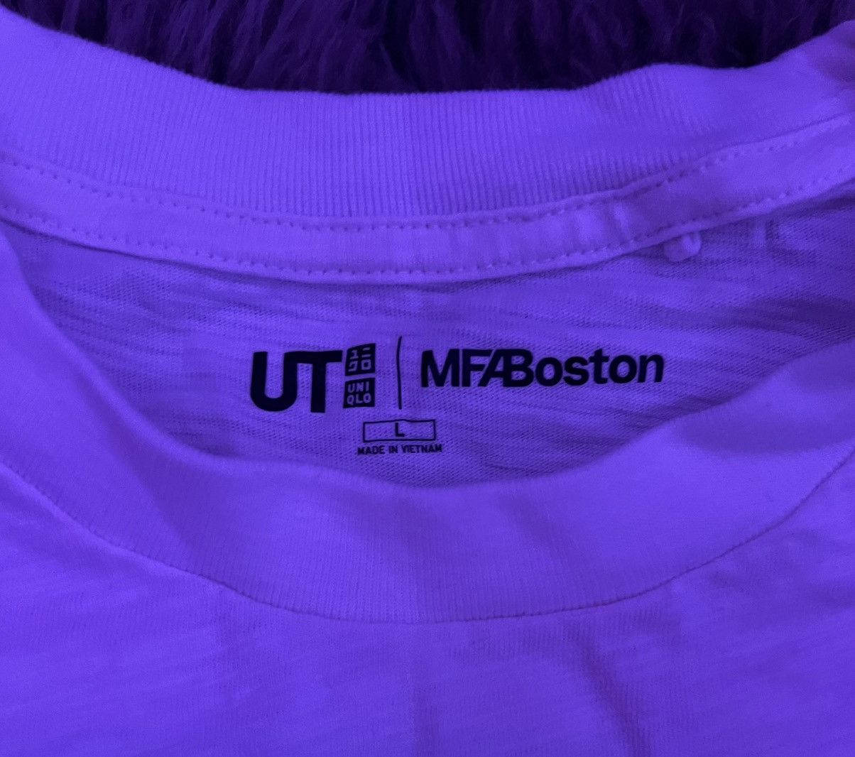 Uniqlo Uniqlo white Mt Fuji Cityscape T-Shirt Size Large Size US L / EU 52-54 / 3 - 3 Thumbnail