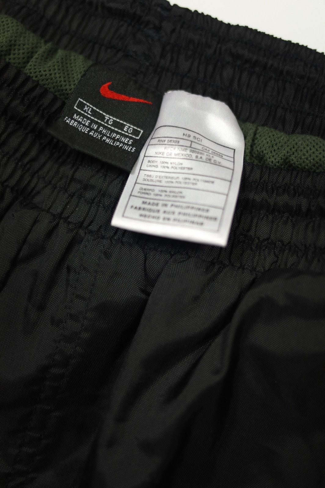 Nike Men’s Vintage Nike Trackpants Size XL Size US 40 / EU 56 - 4 Thumbnail