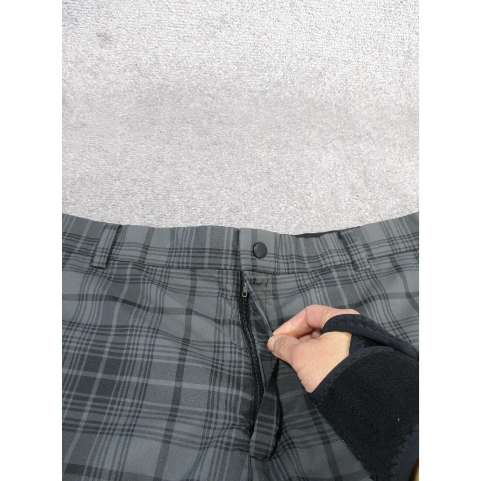 Nike Nike Golf Shorts Mens 38 Dri Fit Tour Performance Gray & Black Plaid Chinos Size US 38 / EU 54 - 3 Thumbnail