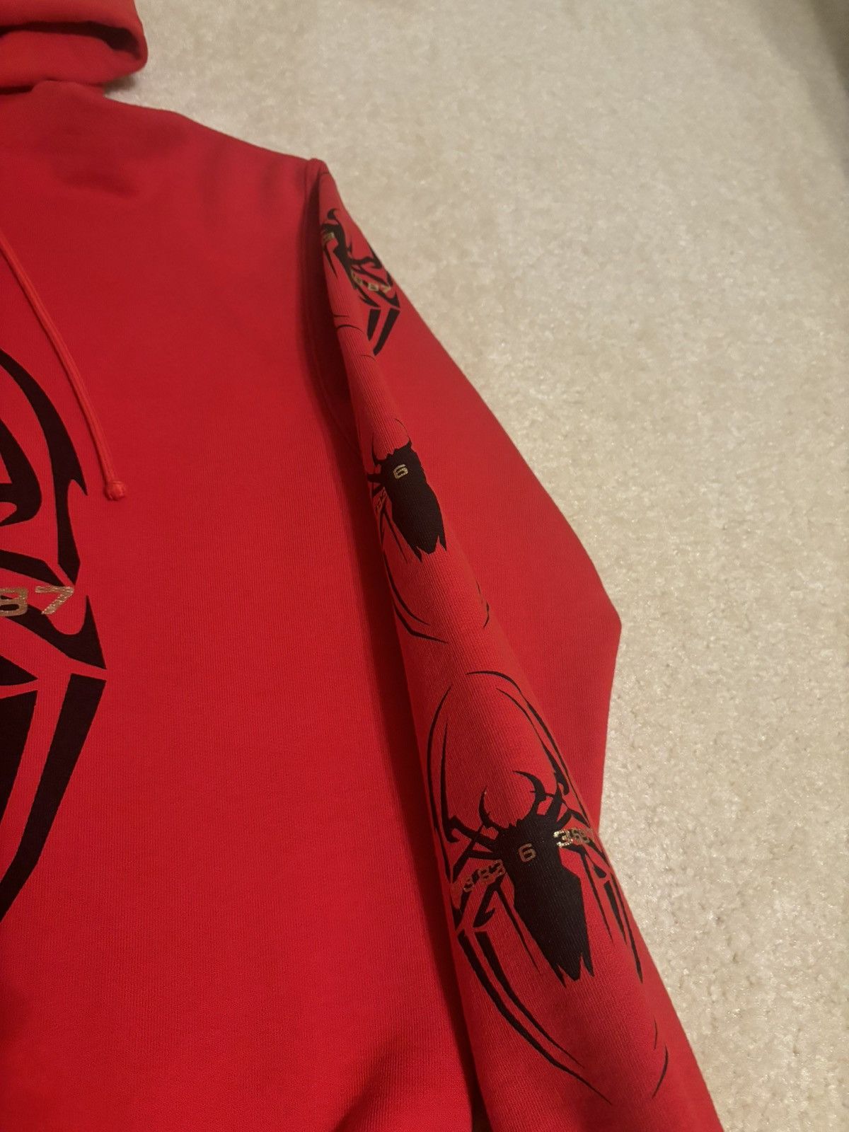 Vetements Vetements VTMNTS Barcode Spider Man Print Hoodie Red Size US XS / EU 42 / 0 - 3 Thumbnail