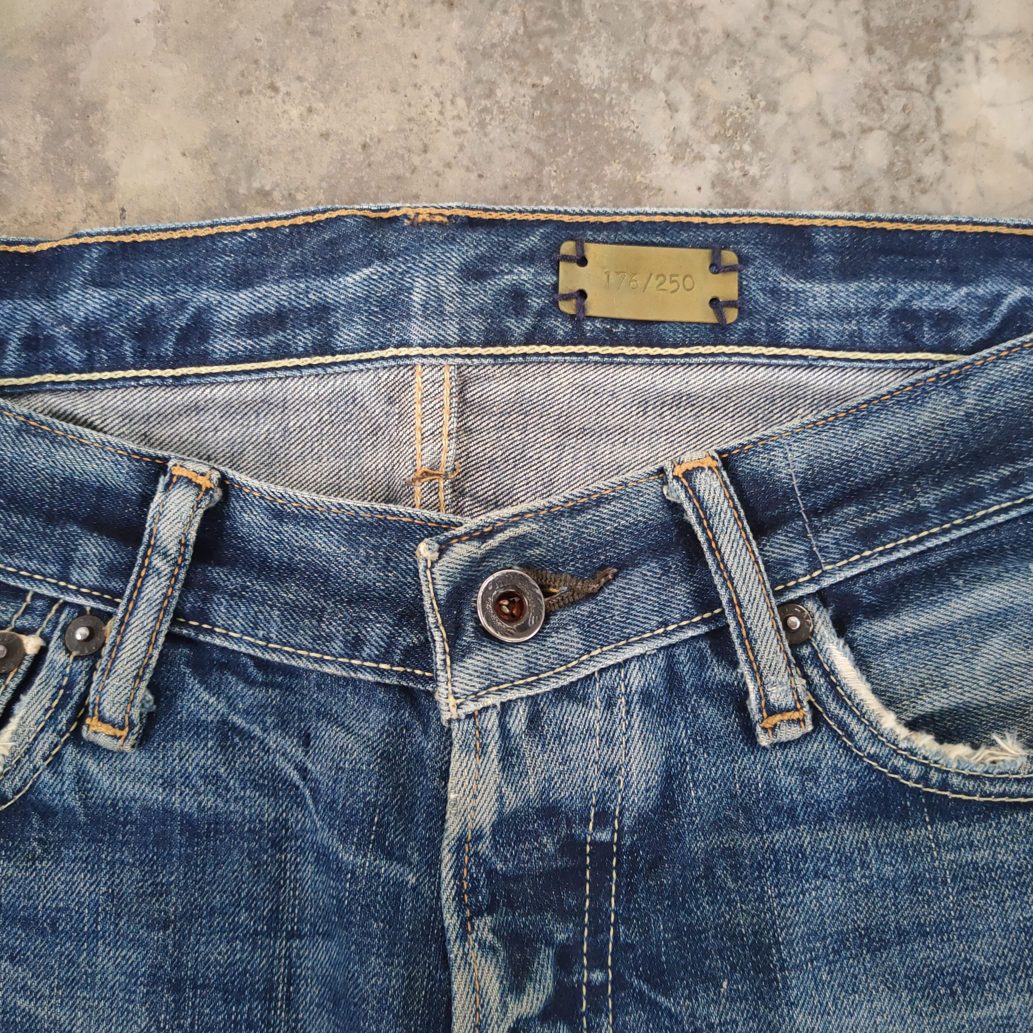 Abercrombie & Fitch VINTAGE ABERCROMBIE SELVEDGE DISTRESSED FADED JEANS PANTS Size US 33 - 7 Thumbnail