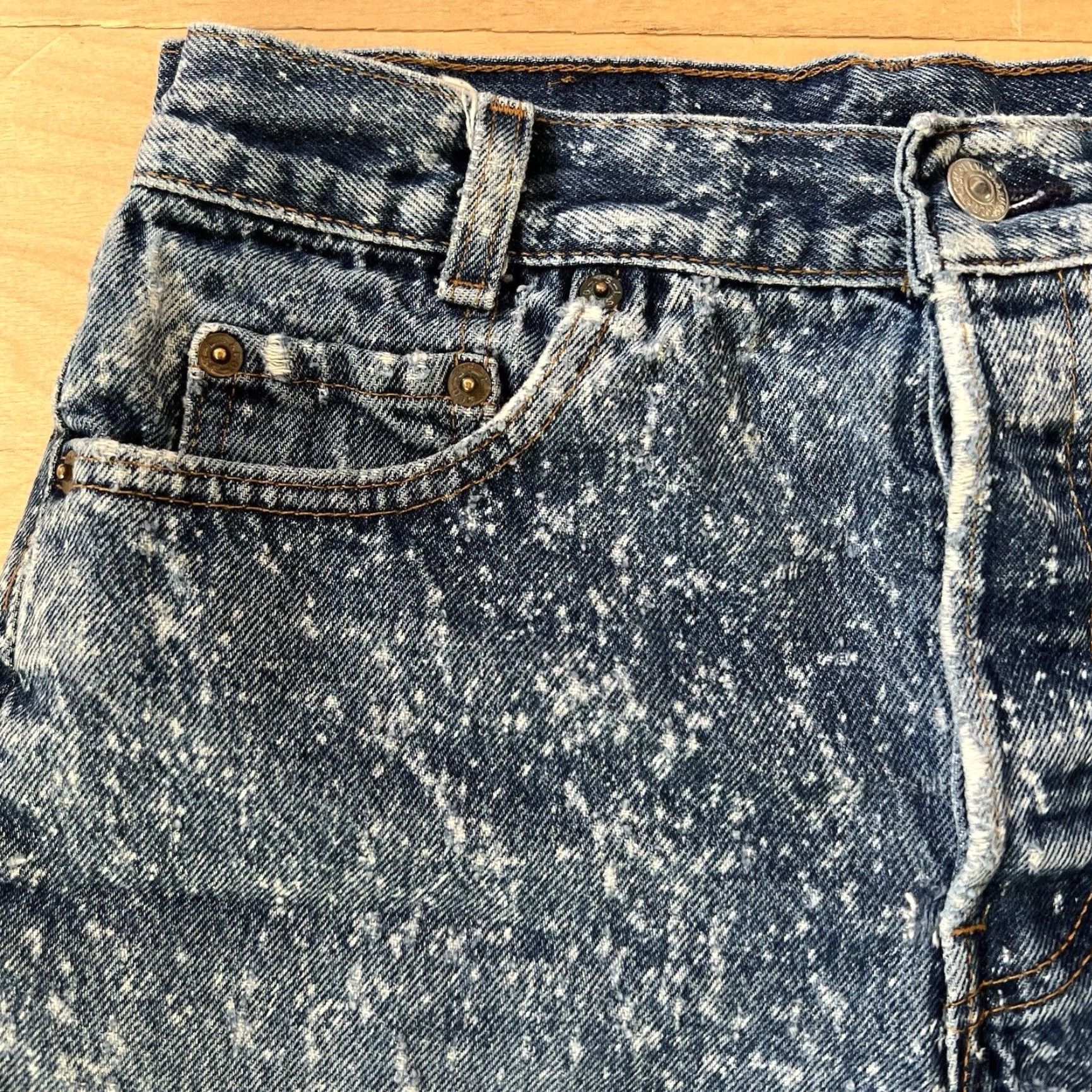 Levi's VINTAGE Levi's 501 Shorts Women's 26 Blue 80s Denim Made in USA Jorts Summer Size 26" / US 2 / IT 38 - 4 Thumbnail