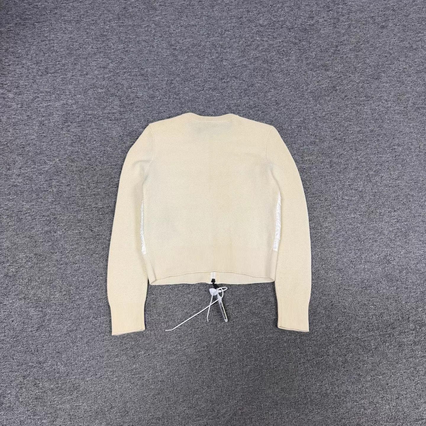 Moncler Moncler Cream Colorblock Arm Logo Puffer Jacket M 99 New Size M / US 6-8 / IT 42-44 - 2 Thumbnail