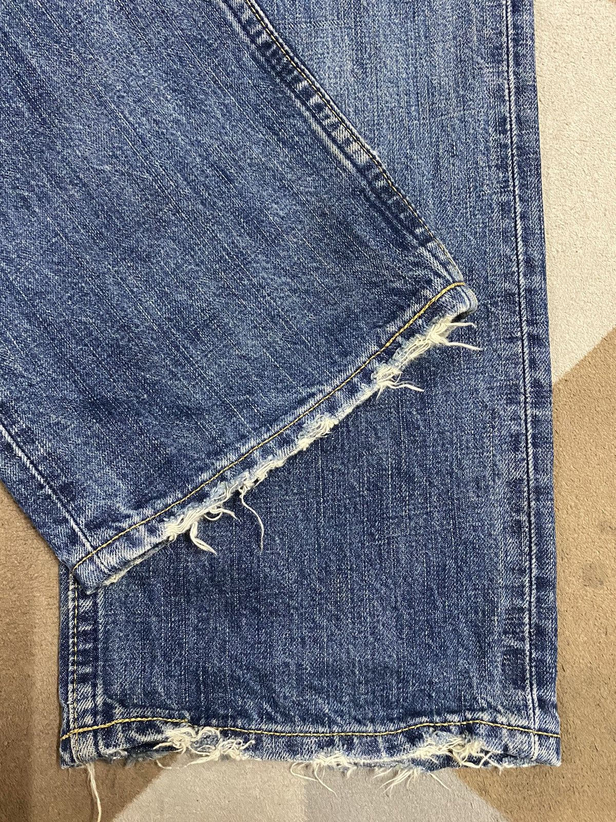 Levi's Distressed vintage Levi's 501 jeans with a relaxed fit jeans Size US 32 / EU 48 - 11 Thumbnail