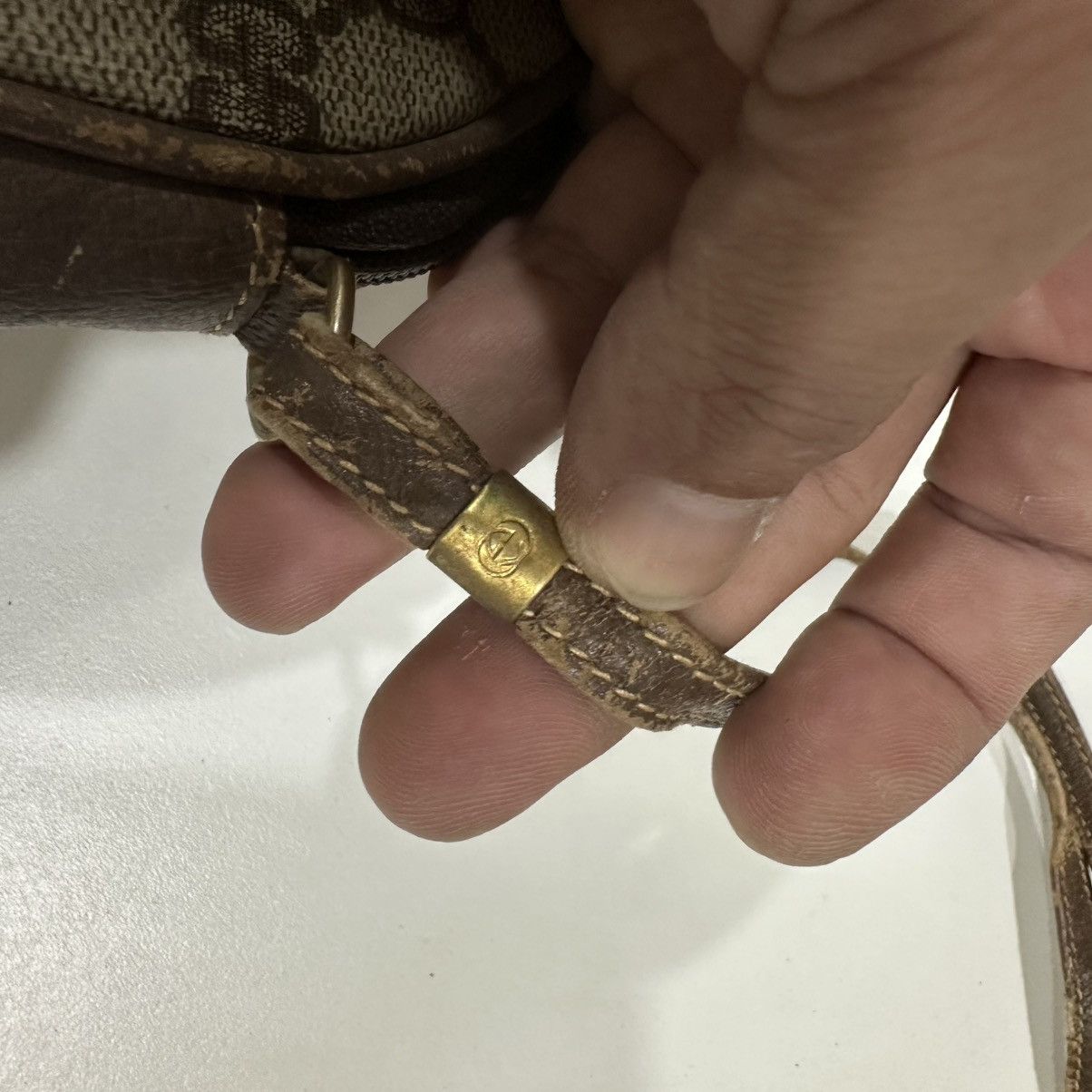 Gucci ‼️YES‼️ VINTAGE GUCCI GG SMALL SHOULDER BAG Size ONE SIZE - 7 Thumbnail