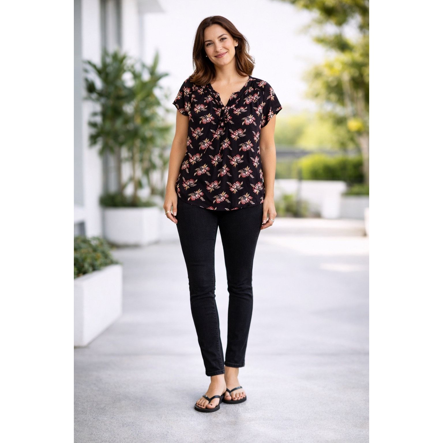 Sonoma Sonoma Floral Print Blouse Women Black V-Neck XL - A023 Size XL / US 12-14 / IT 48-50 - 1 Thumbnail