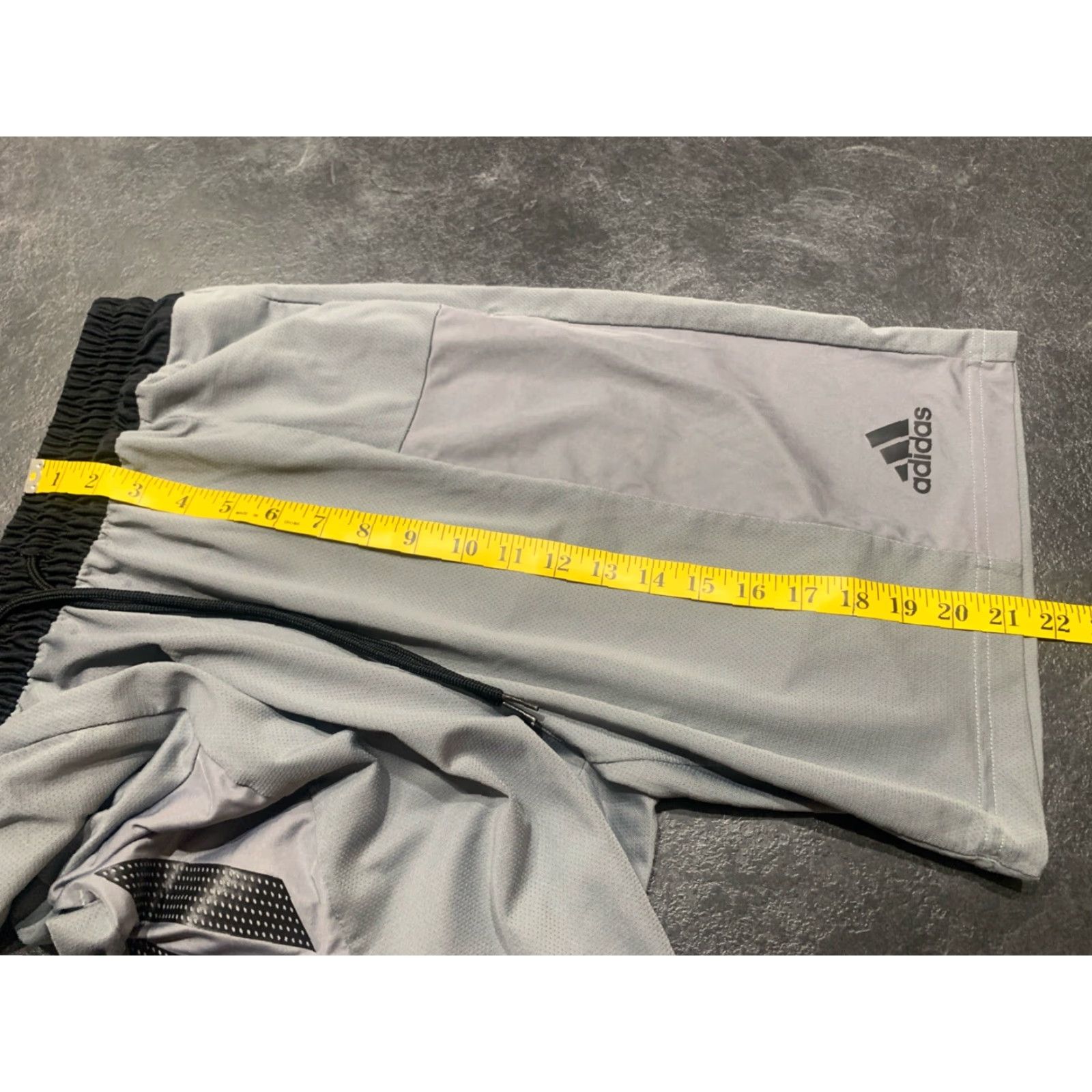 Adidas Adidas Basketball Shorts Men Medium Gray Climalite Pockets Athletic Activewear Size US 31 - 5 Thumbnail