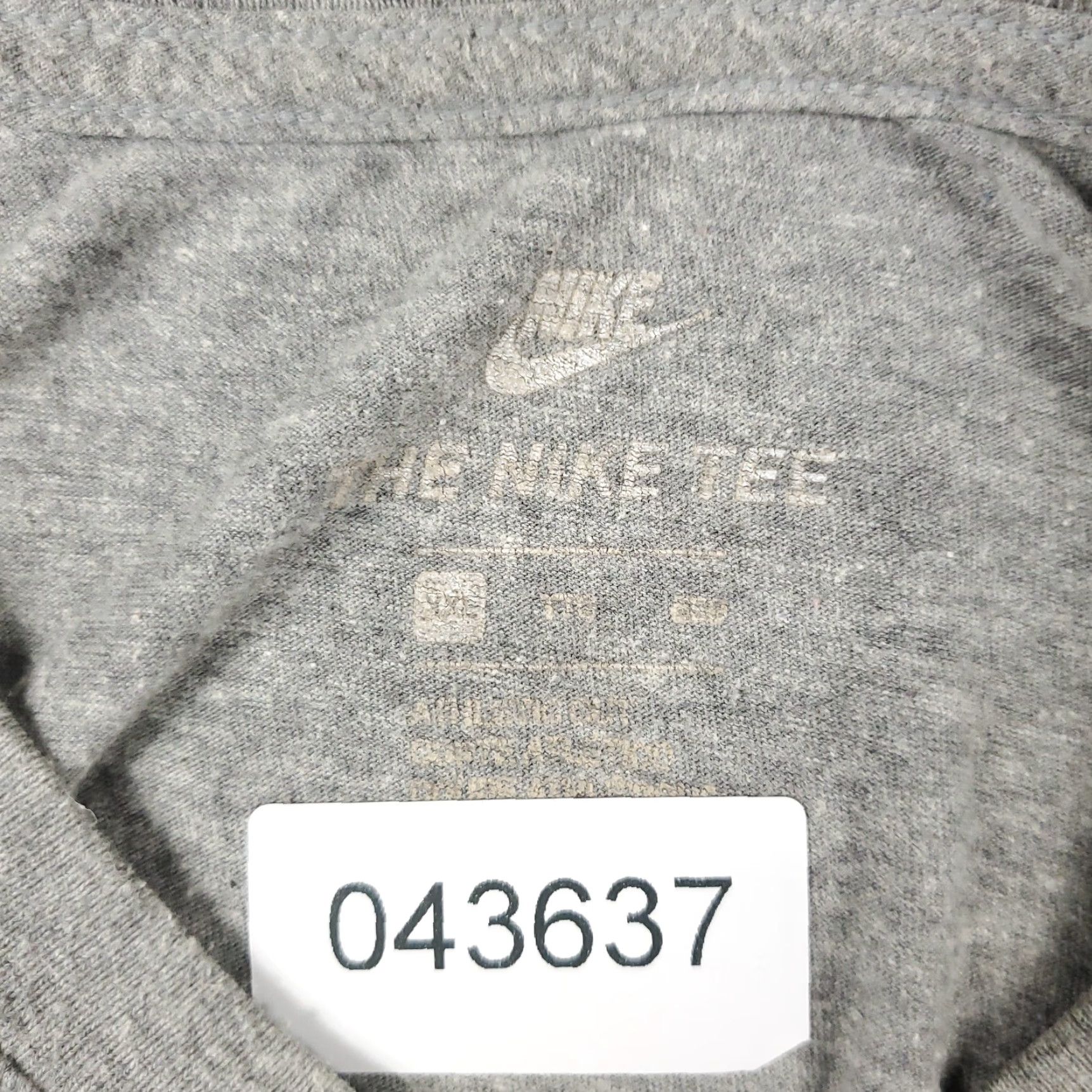 Nike VINTAGE Nike T-Shirt Men 2XL Gray Logo Short Sleeve Casual All Seasons Size US XXL / EU 58 / 5 - 7 Thumbnail