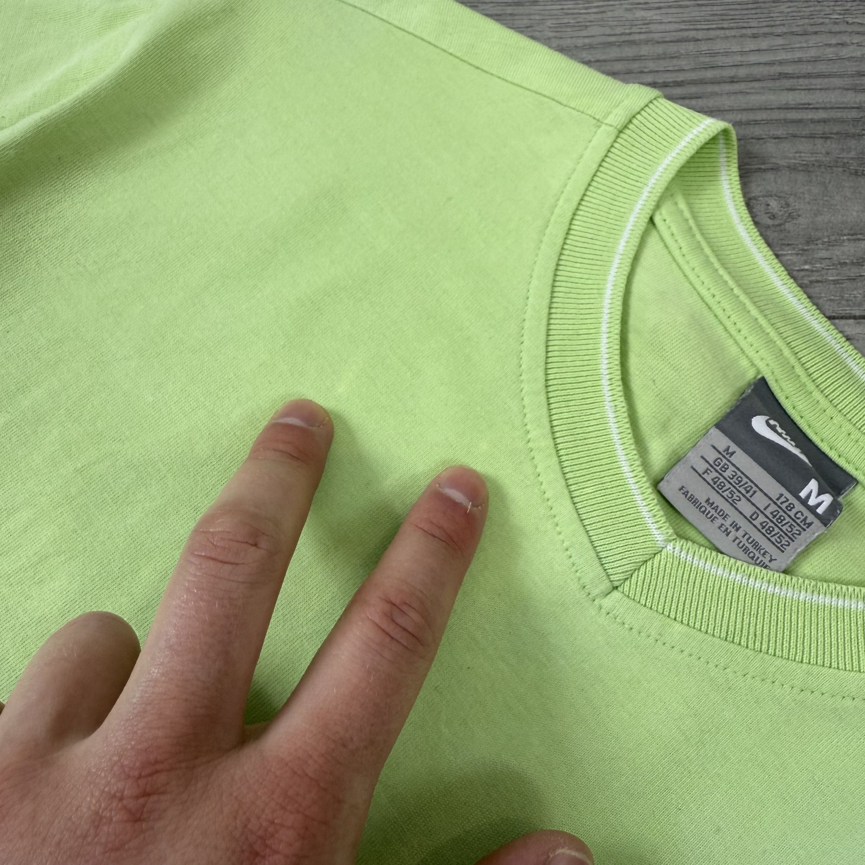 Nike Vintage Nike 90s Swoosh V-Neck Green Tee Shirt Size US M / EU 48-50 / 2 - 6 Thumbnail