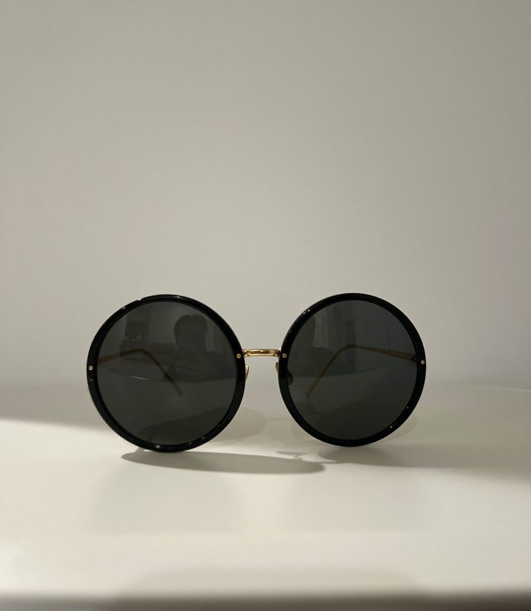 Linda Farrow Linda Farrow Black Round Sunglasses with Gold Frame Size ONE SIZE - 5 Thumbnail