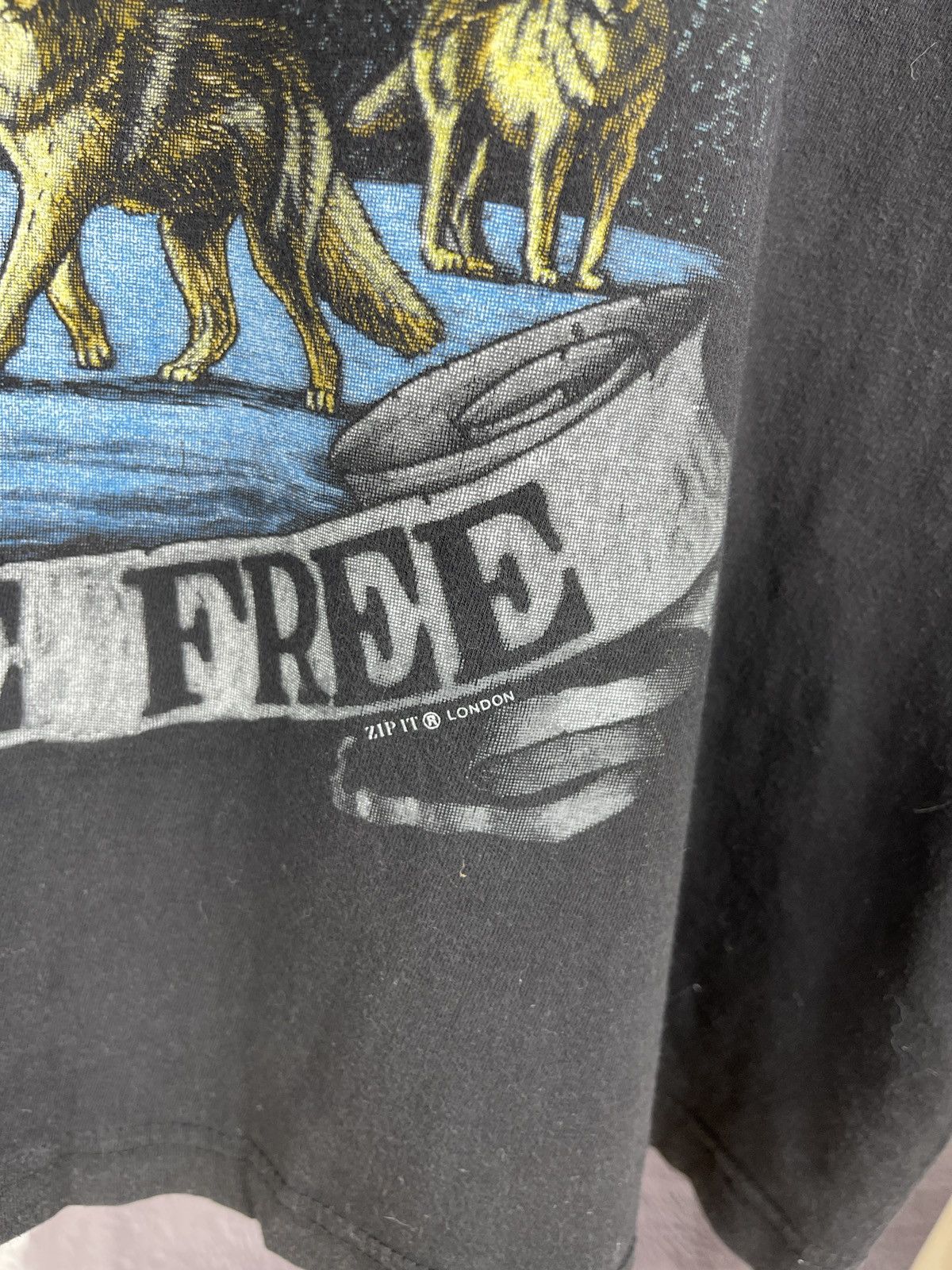 Band Tees Zip-It Exclusive London Live Wild Die Free vintage rock tee Size US L / EU 52-54 / 3 - 5 Thumbnail