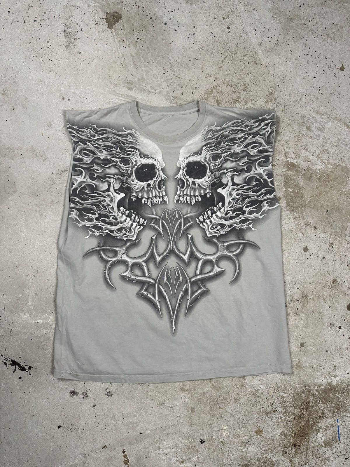 Affliction Vintage Y2K Affliction Skulls Flame Gray Tank Top Print Tee Size US XL / EU 56 / 4 - 1 Thumbnail