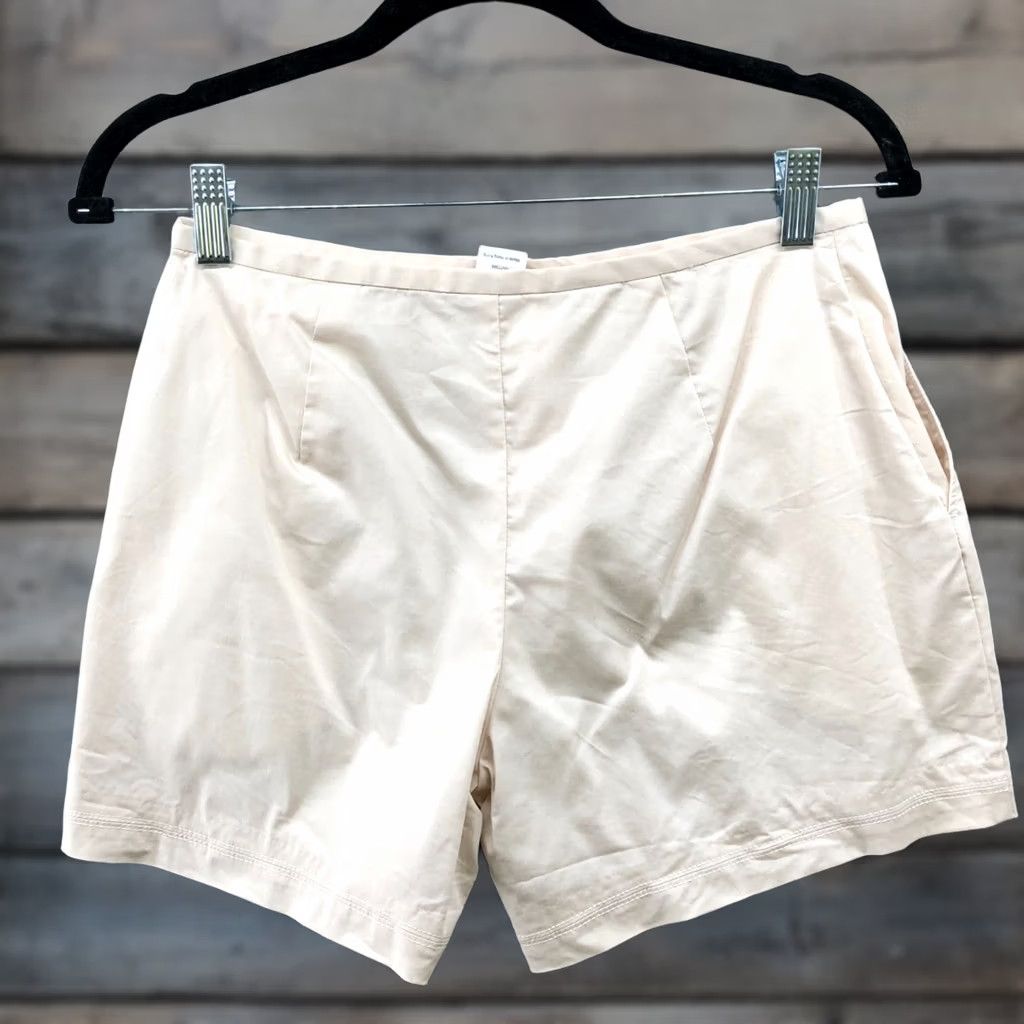 J.Crew VINTAGE J.CREW Lightweight Chino Shorts Womens 4 Beige Mid Rise Cotton 4.5'' Shorts Mens, Womens, Boys, Girls Size 27" / US 4 / IT 40 - 1 Thumbnail