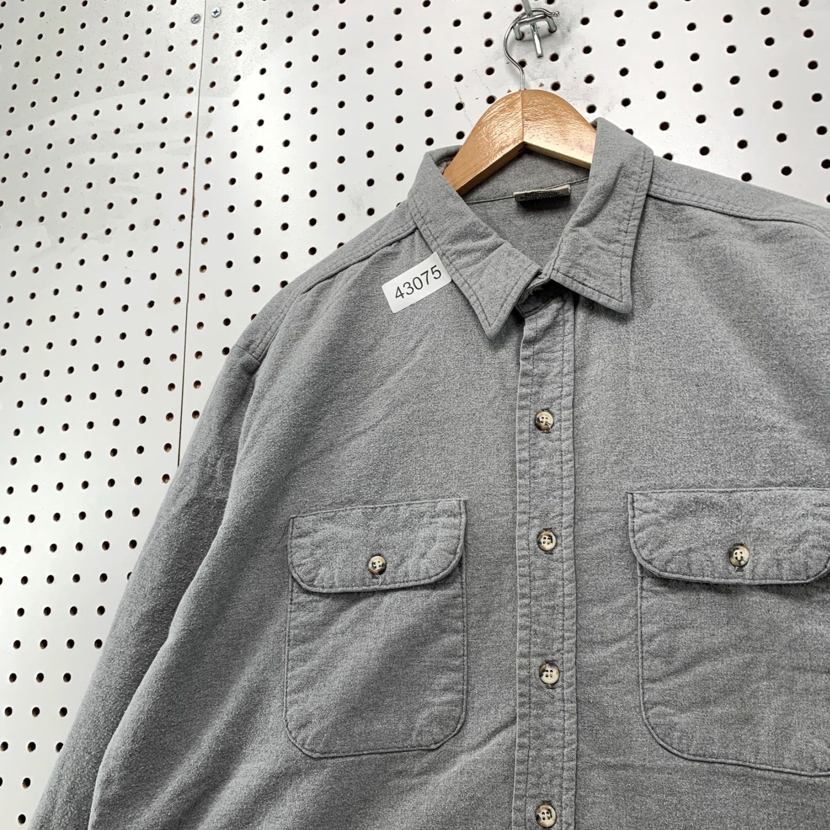 Vintage VINTAGE Five Brother Button-Up Shirt Mens Gray Long Sleeve Chamois Shirt Size US L / EU 52-54 / 3 - 4 Thumbnail